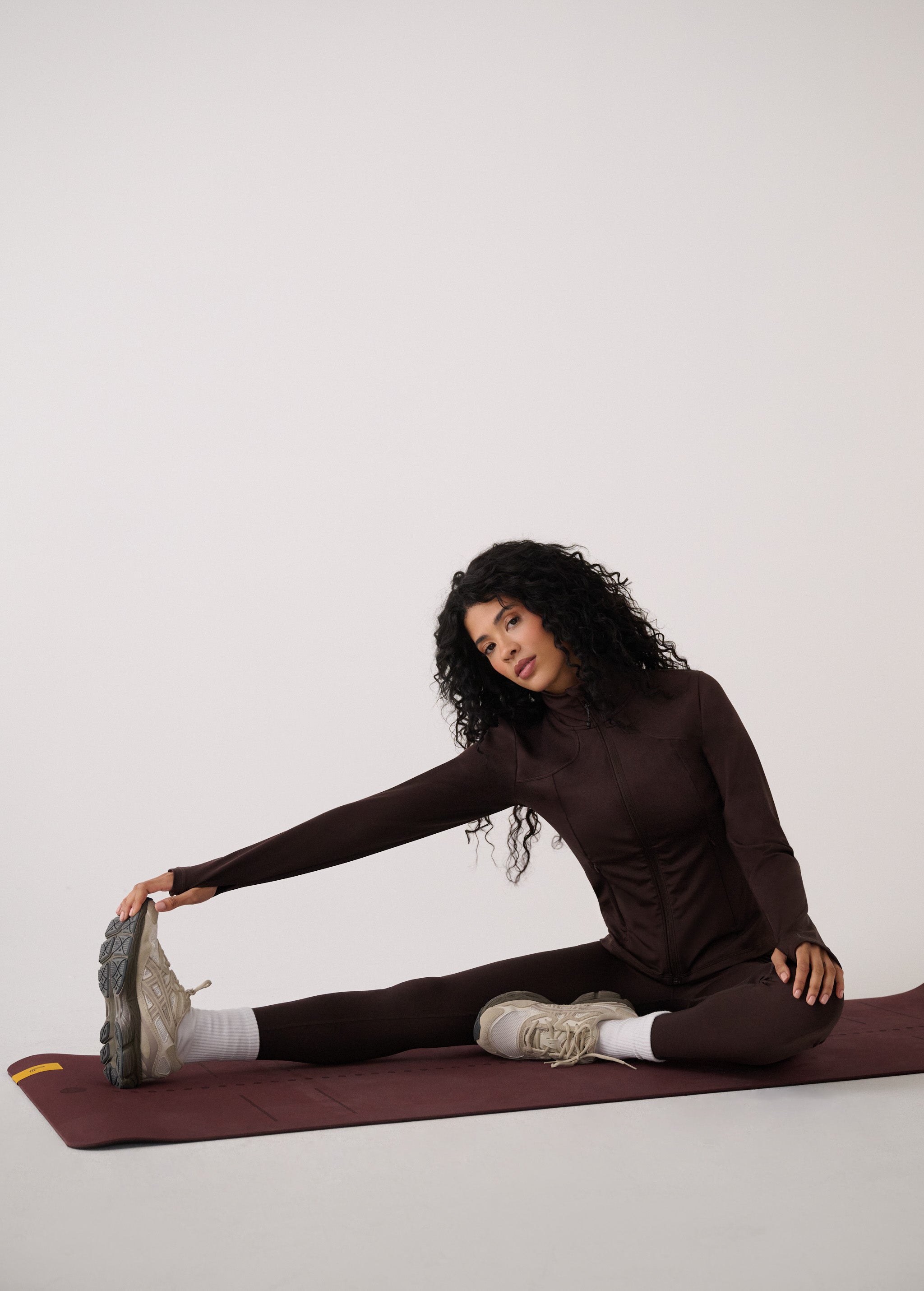 Lolë Align Tpe Yoga Mat in Sienna brown