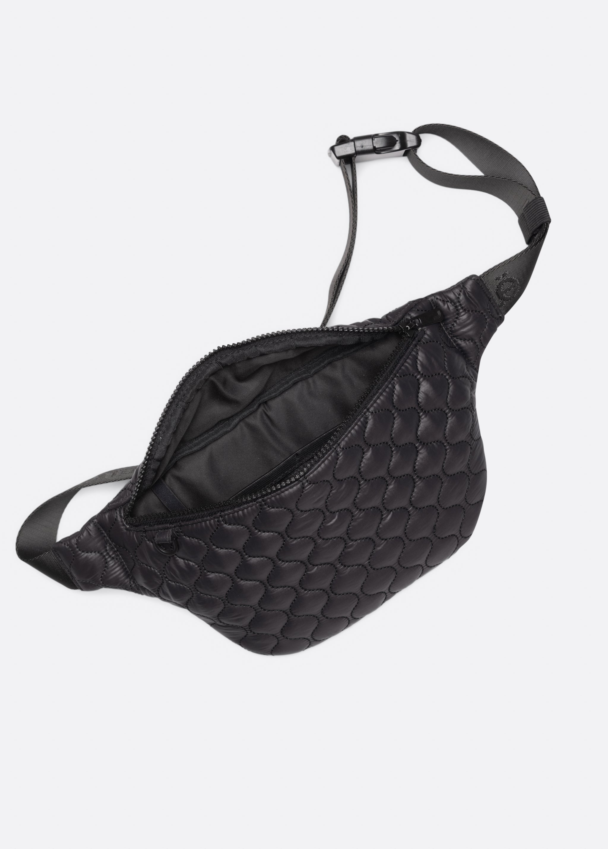 Lolë Taylor 3l Quilted Belt Bag in black