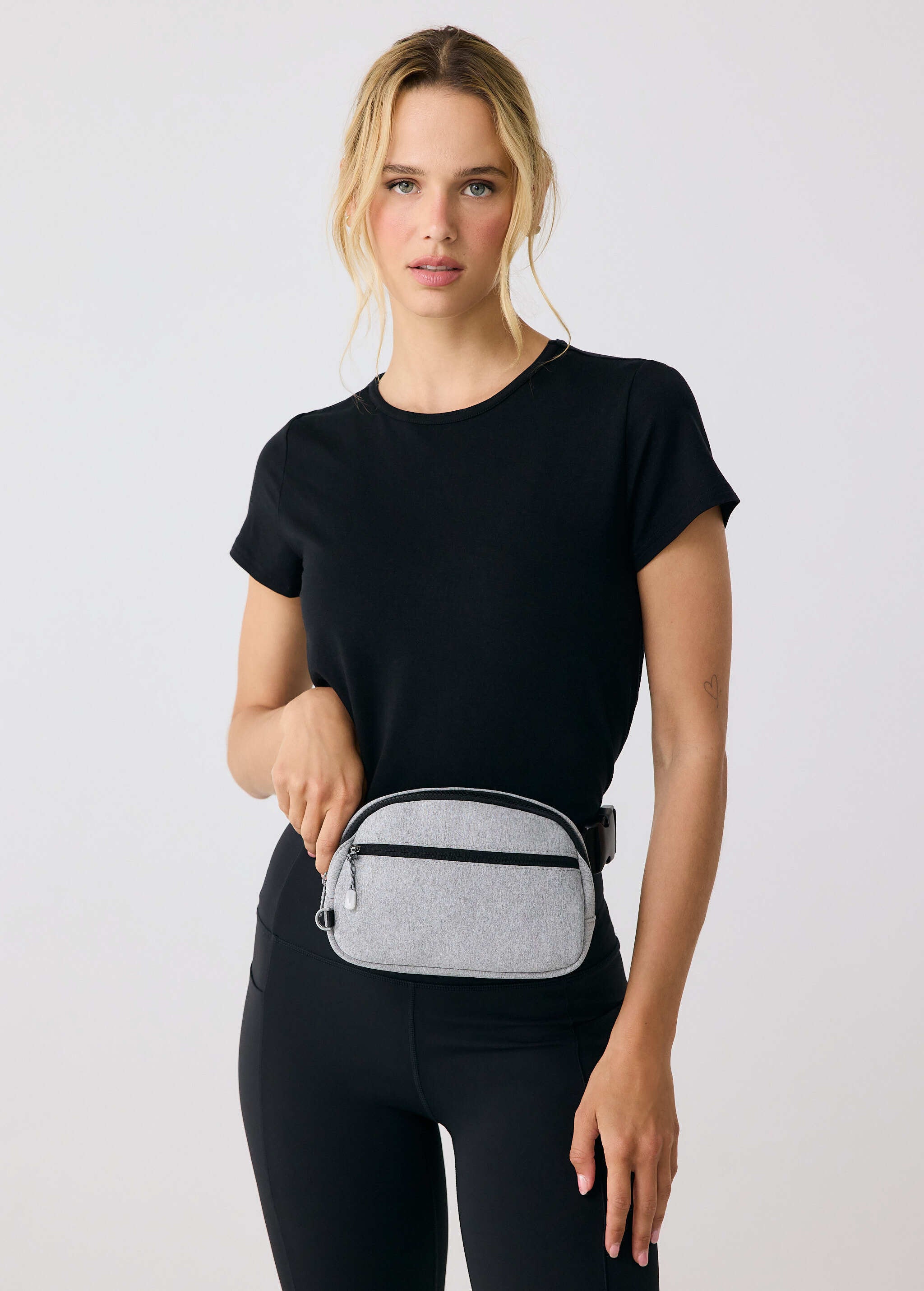 Lolë Jamie Neoprene Belt Bag in grey