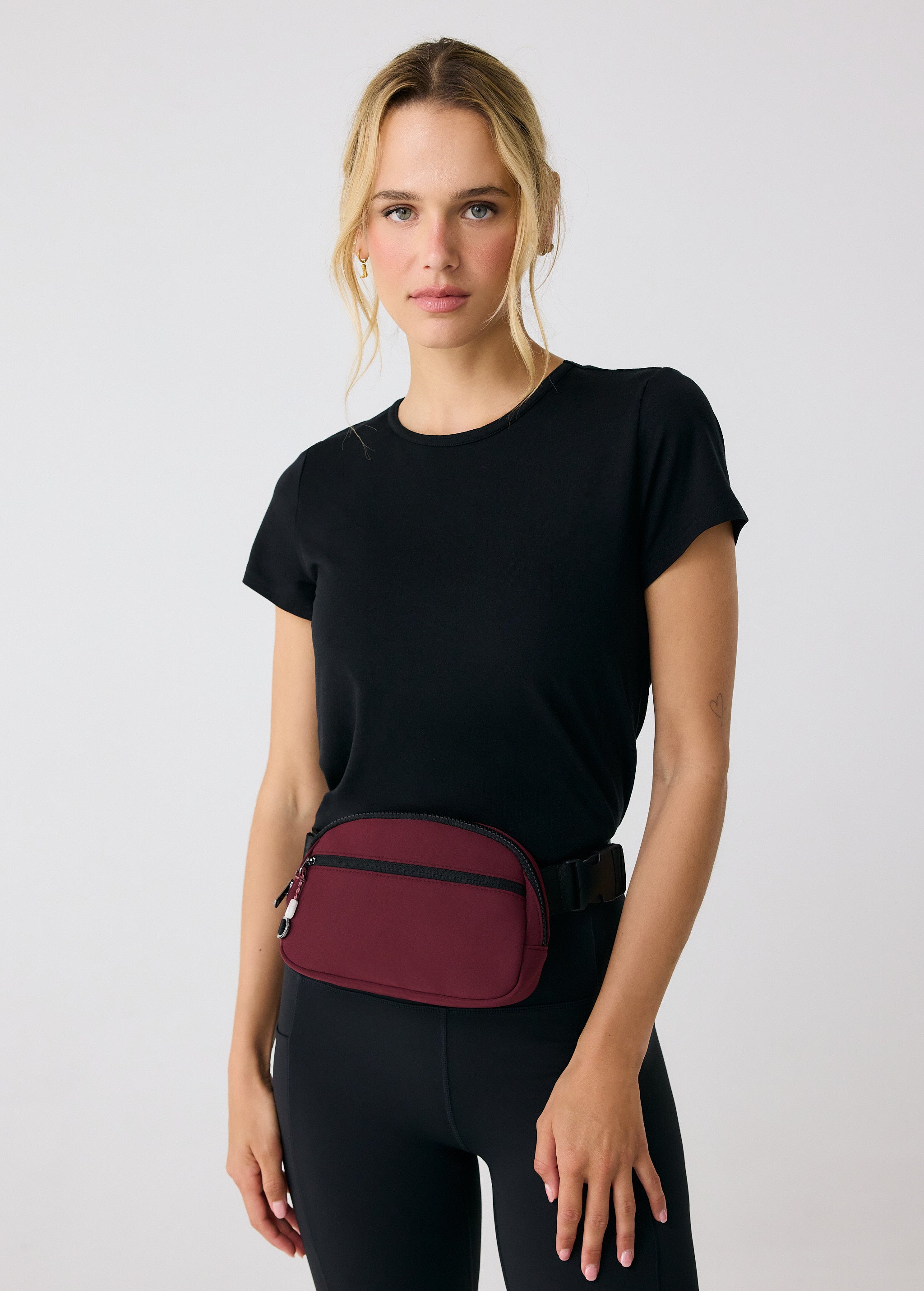 Lolë Jamie Neoprene Belt Bag in Port burgundy