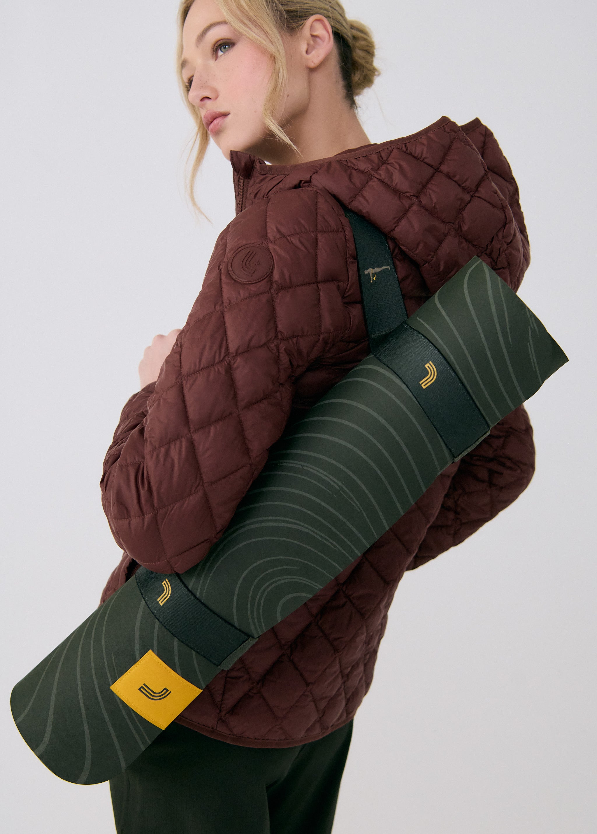 Lolë Pose Yoga Mat in olive — a supportive yoga mat with a calm, grounded feel
