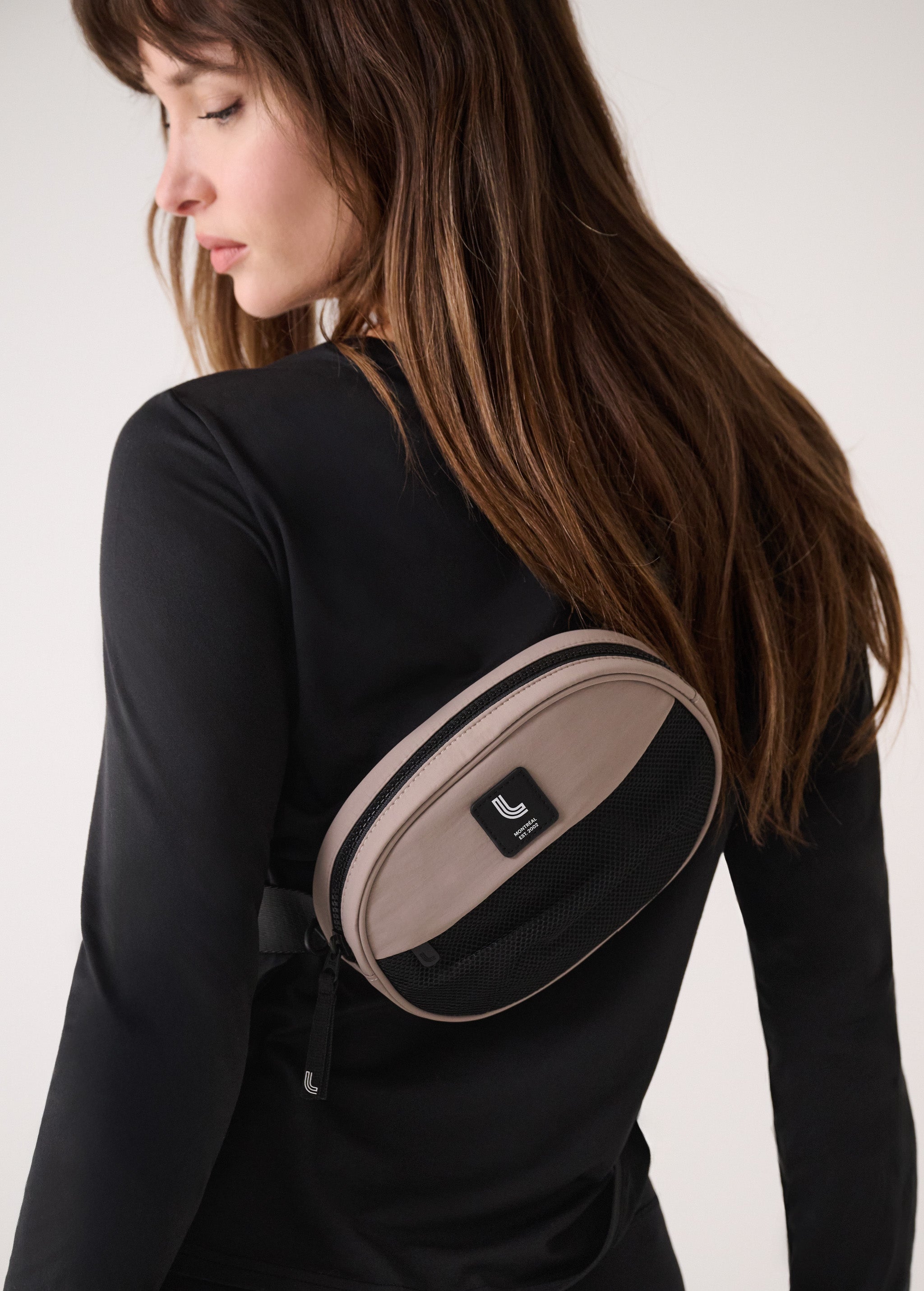 Lolë Jamielyn Belt Bag in Pebble taupe
