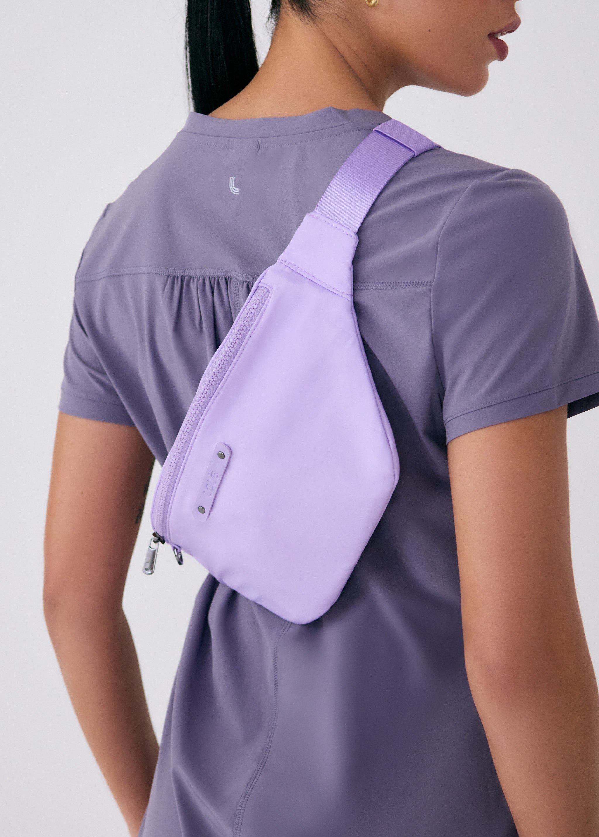 Lolë Taylor Belt Bag in Taro lilac