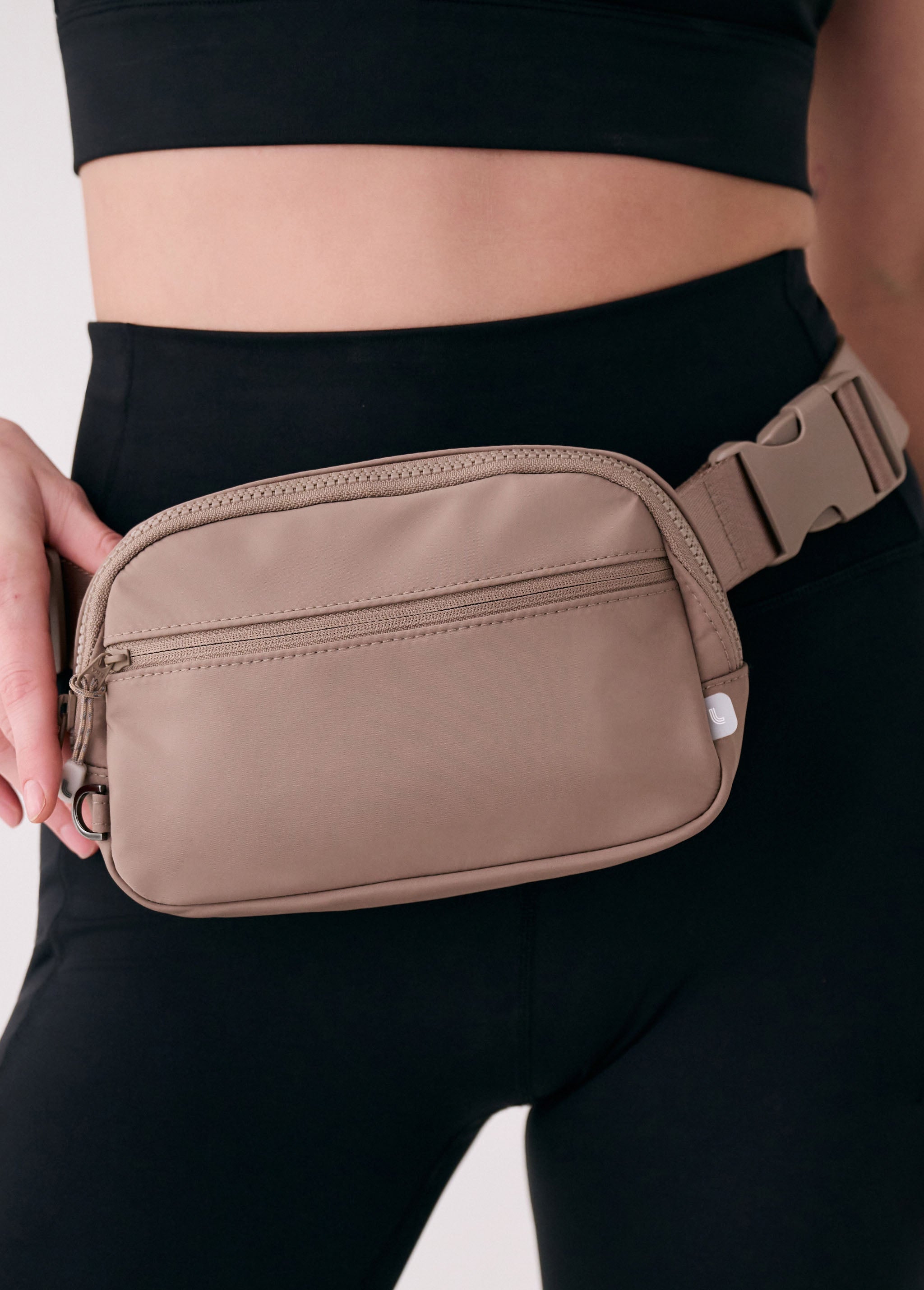 Lolë Jamie Bag in Pebble taupe