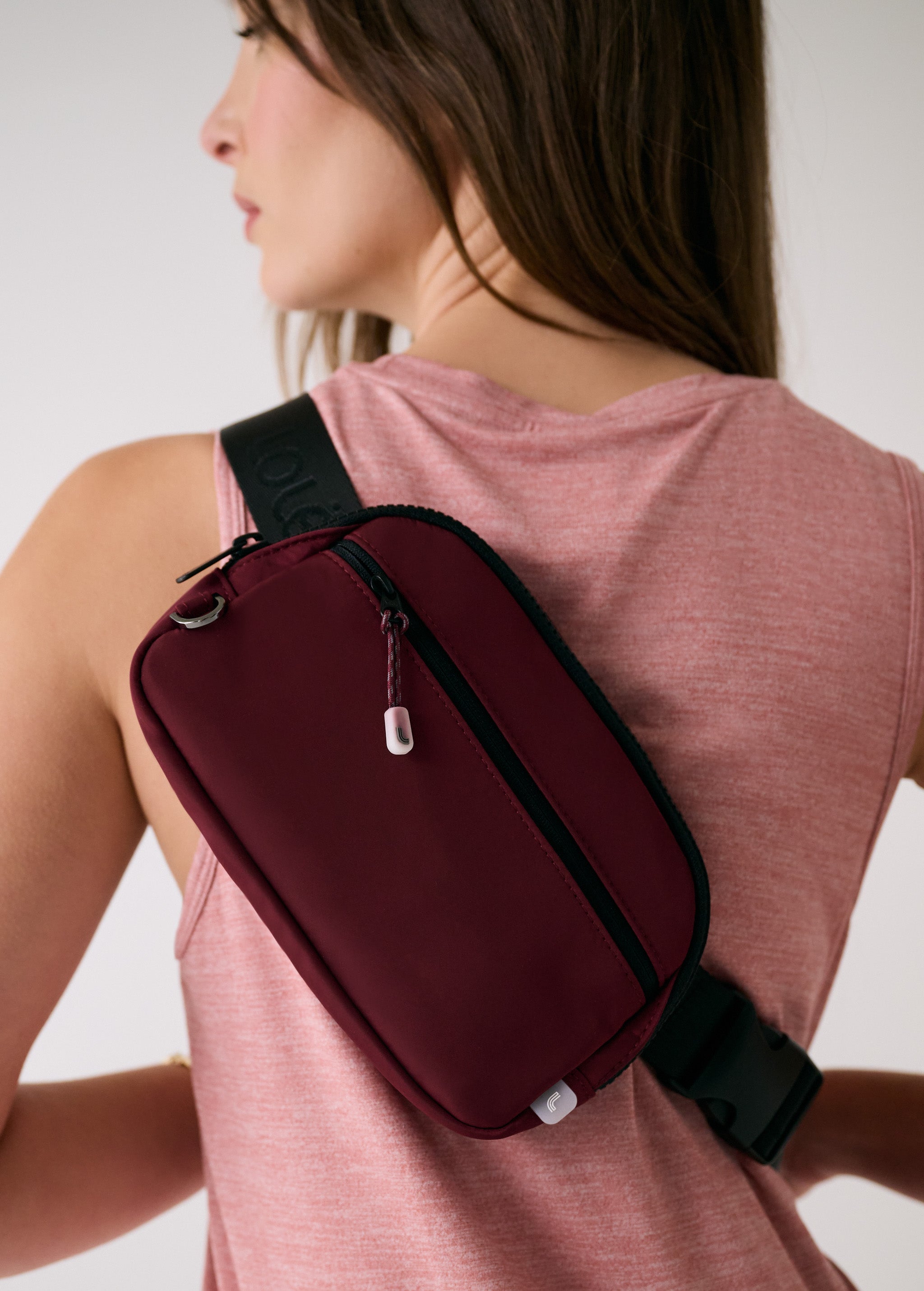 Lolë Jamie Bag in burgundy