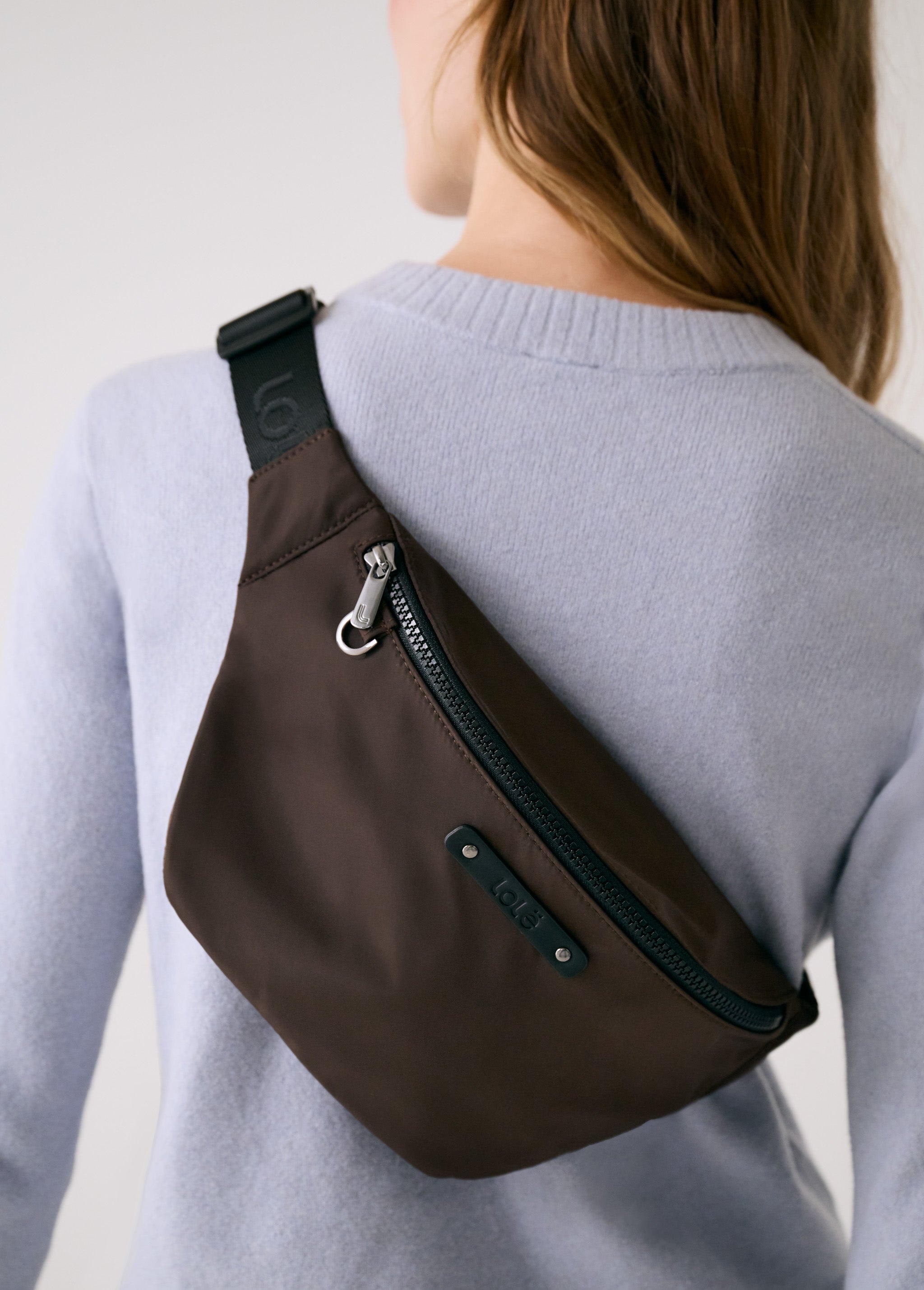 Lolë Taylor Belt Bag in Java dark brown