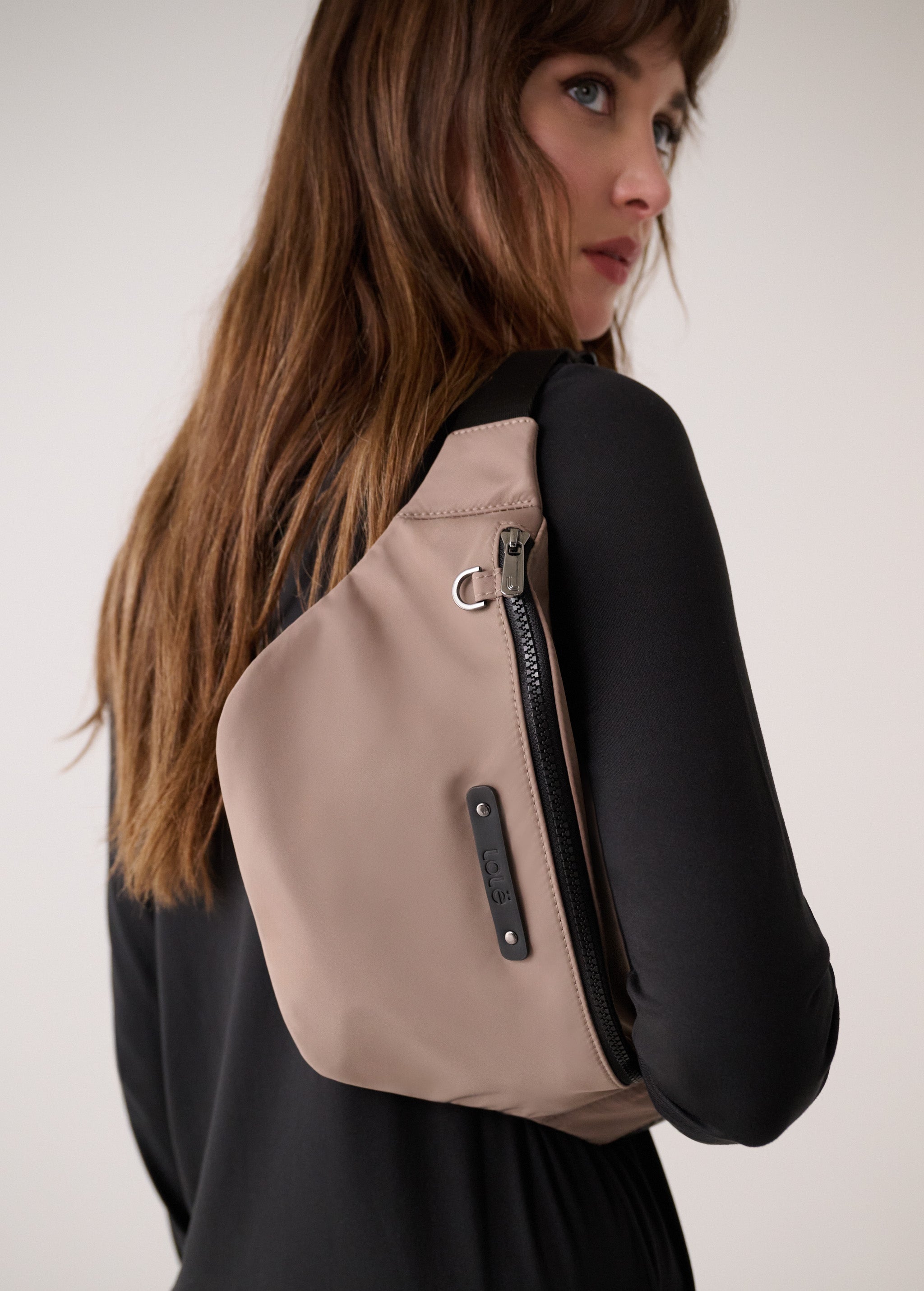 Lolë Taylor Belt Bag in Pebble taupe