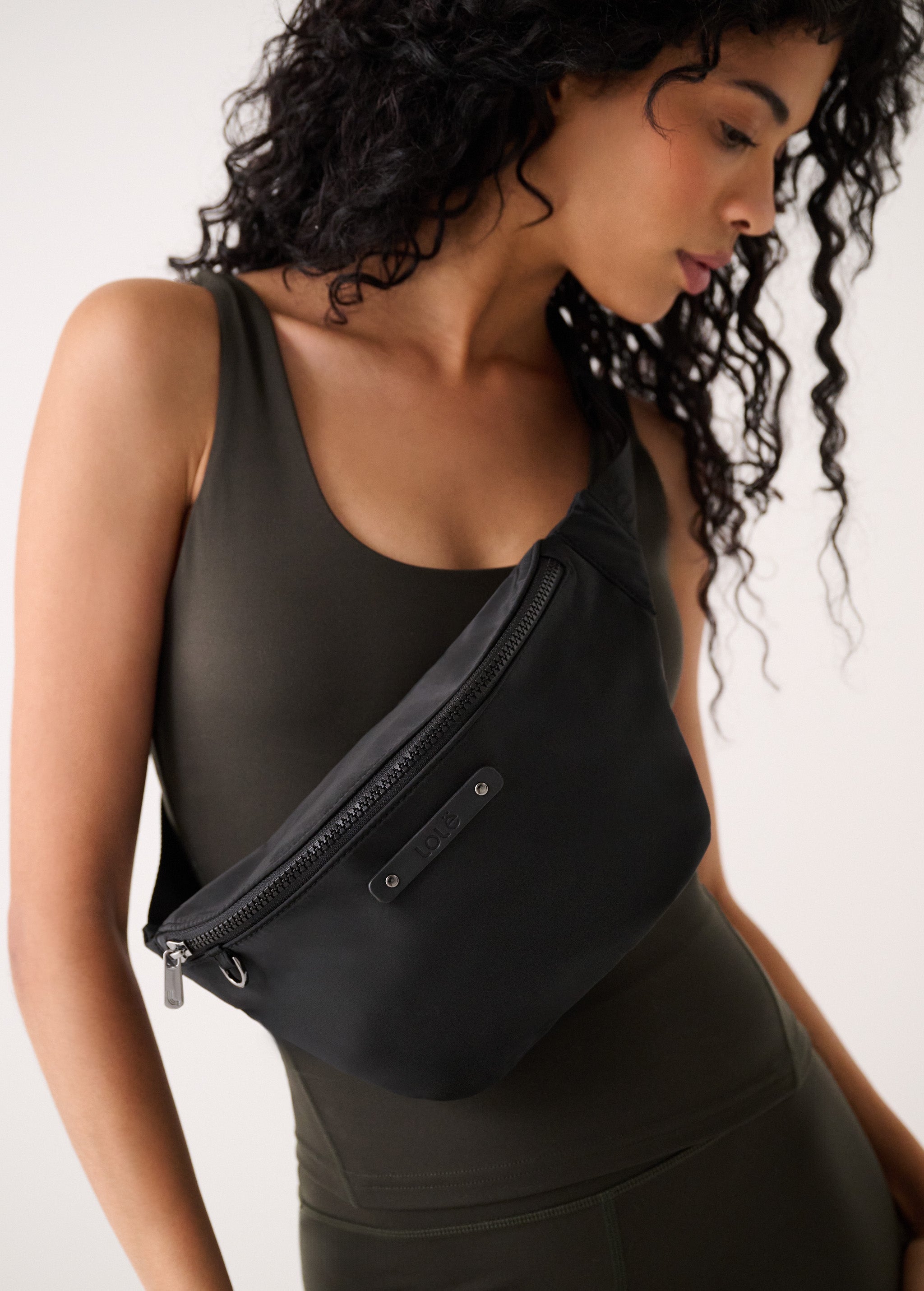 Lolë Taylor Belt Bag in black