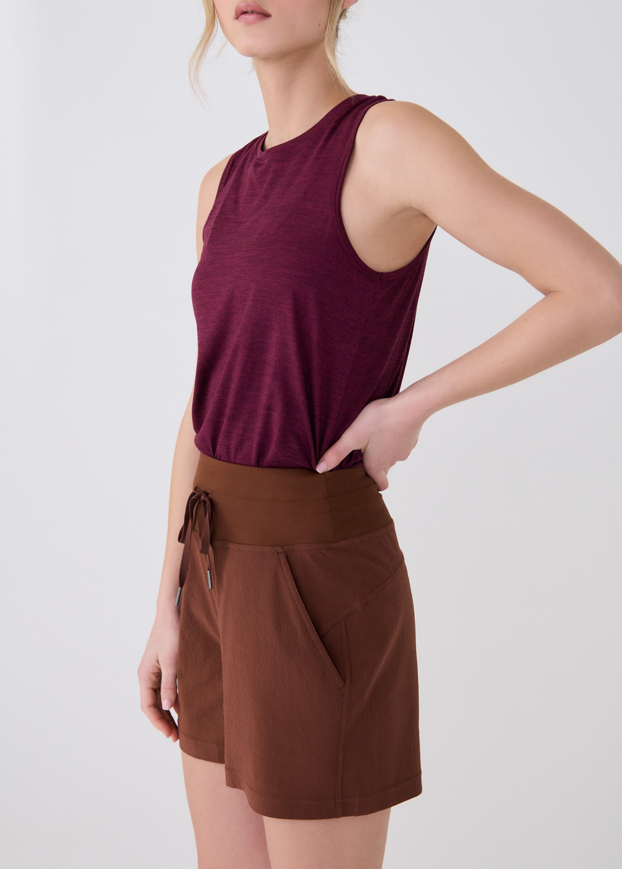 Lolë Momentum Shorts in Sienna brown