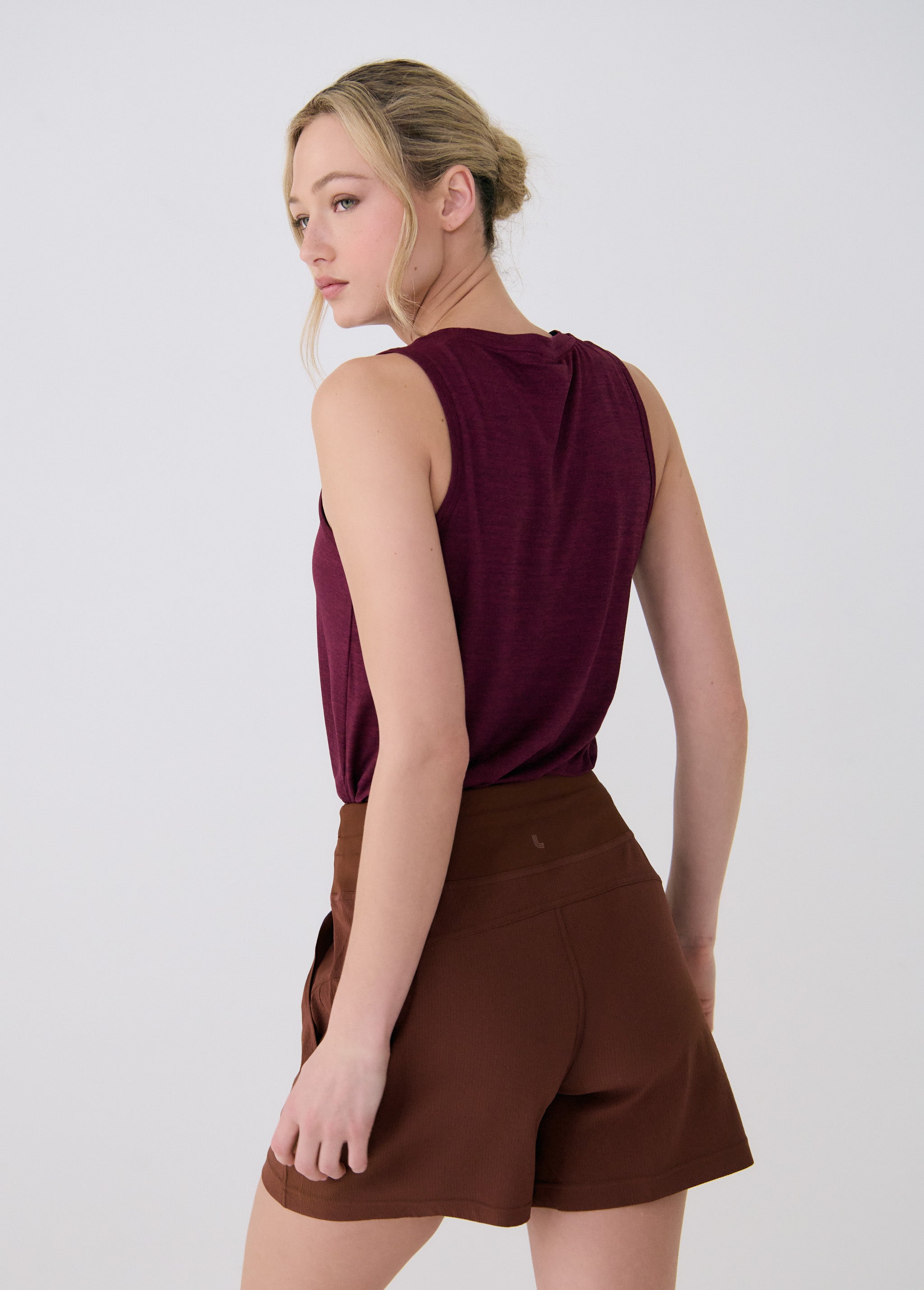 Lolë Momentum Shorts in Sienna brown