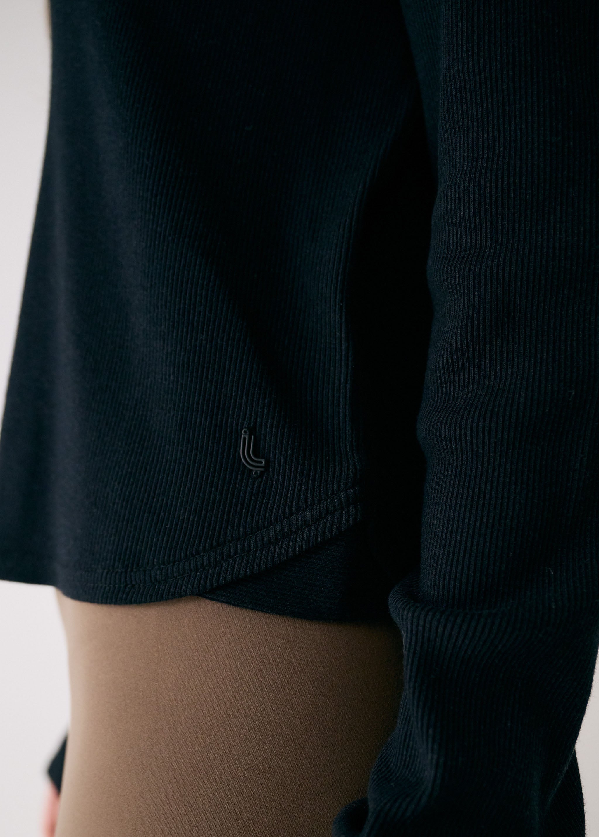 Lolë Classic Crew in black