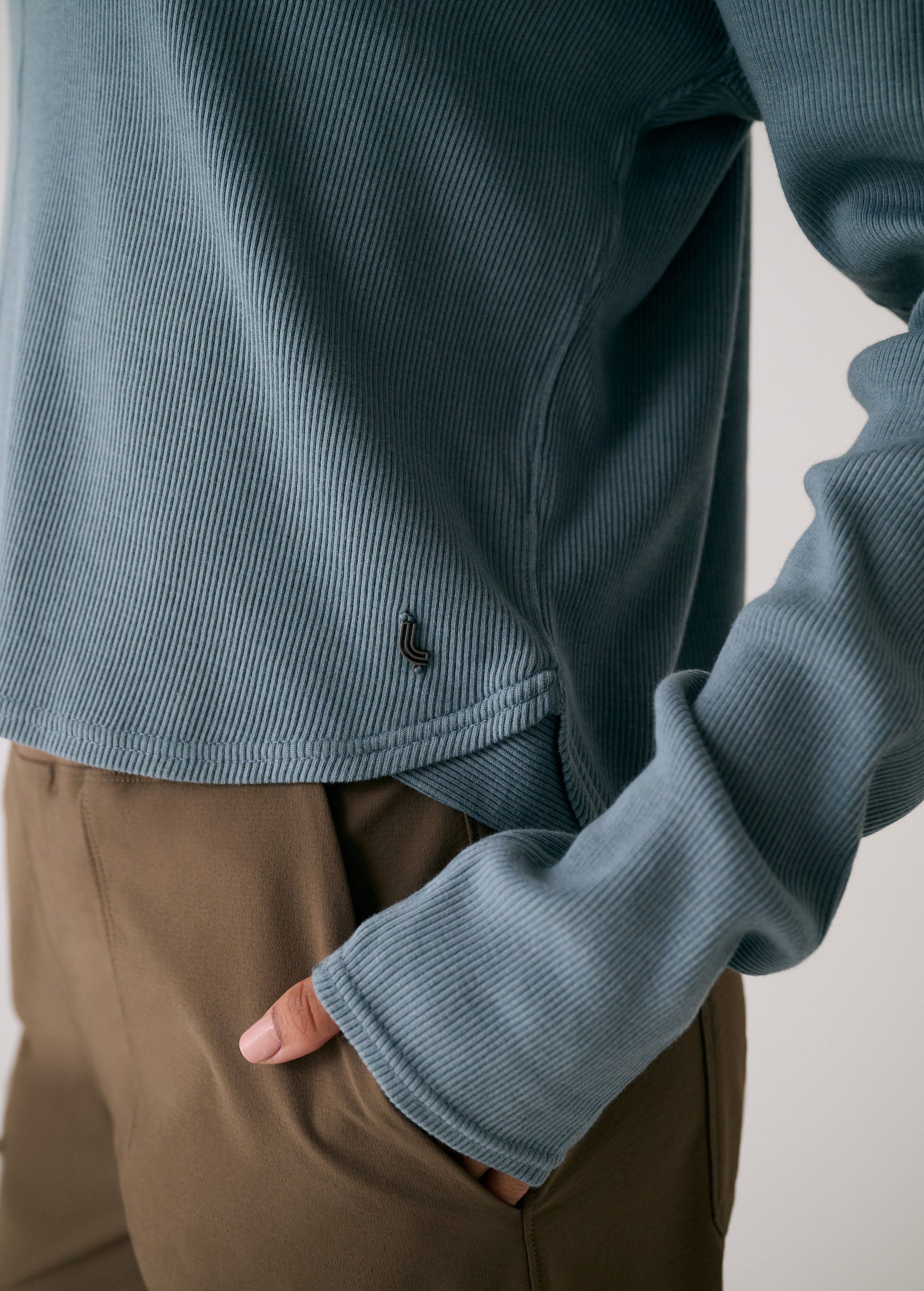 Lolë Classic Crew in Seagreen dusty blue
