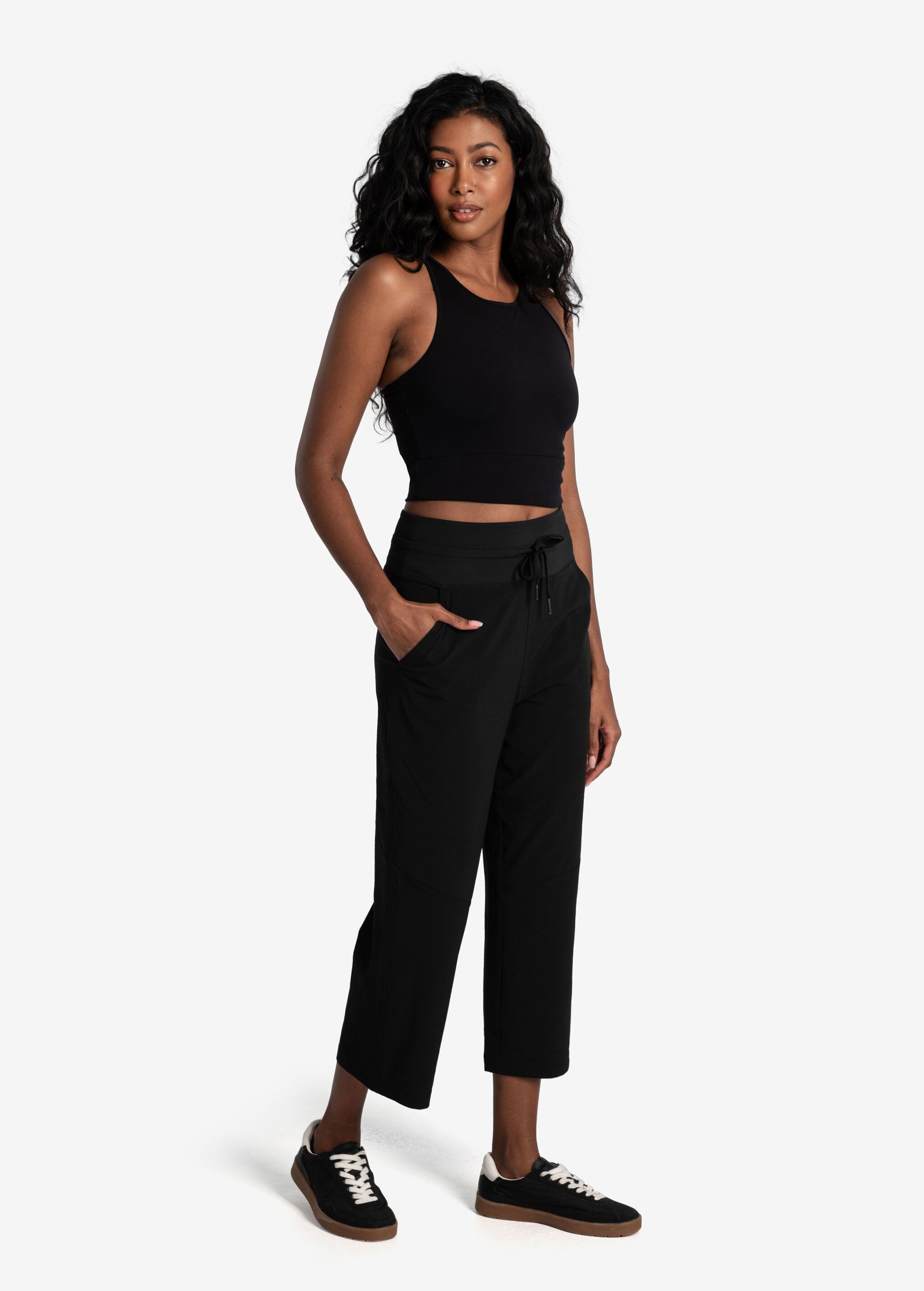 Lolë Momentum Cropped Pants in black