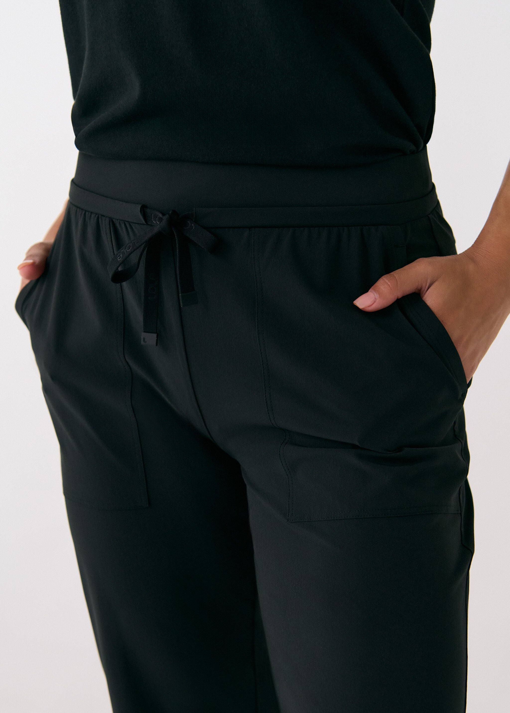 Lolë Olivie Joggers in black