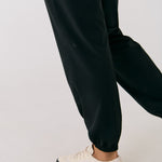 Lolë Olivie Joggers in black