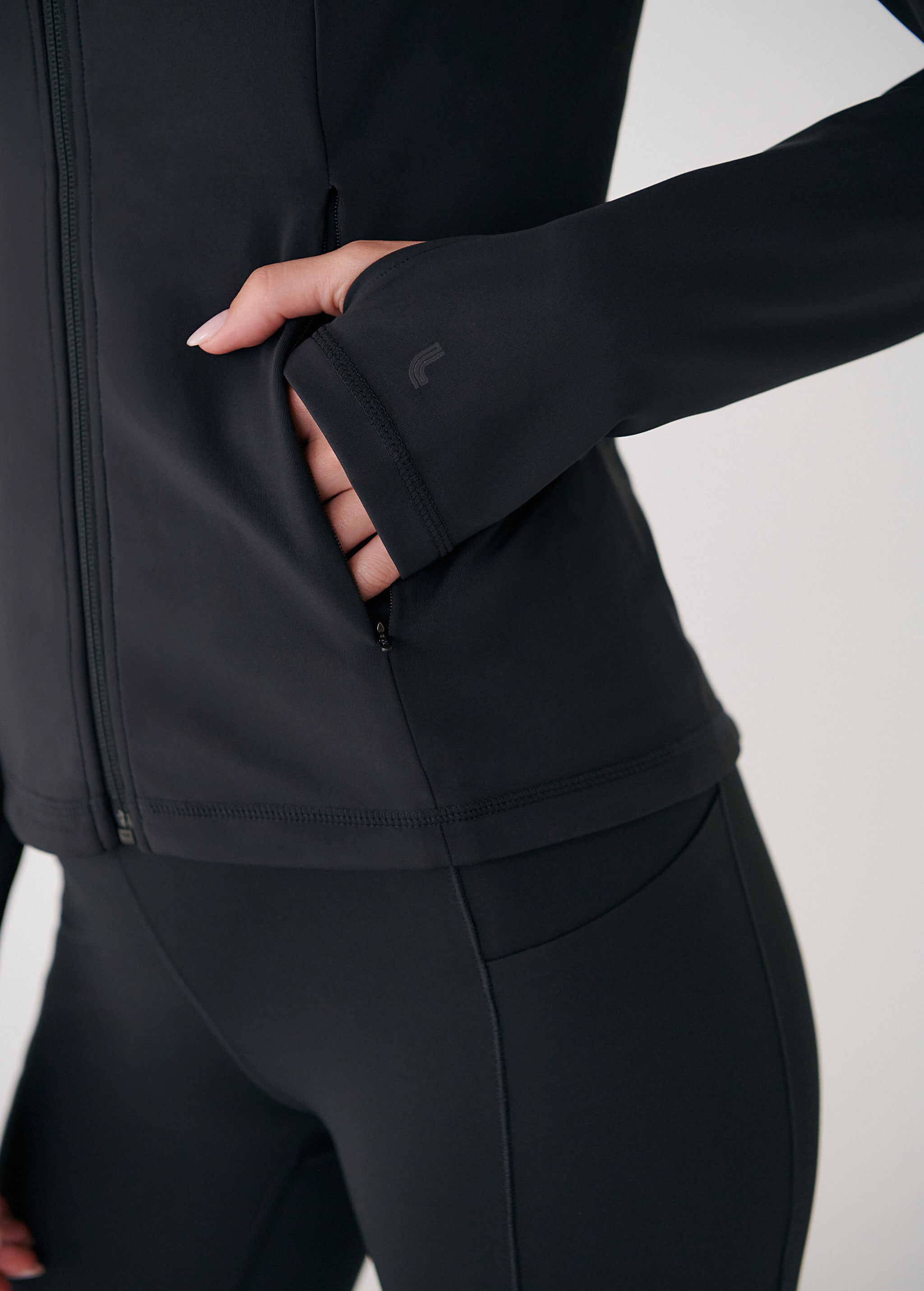 Lolë Step Up Jacket in black