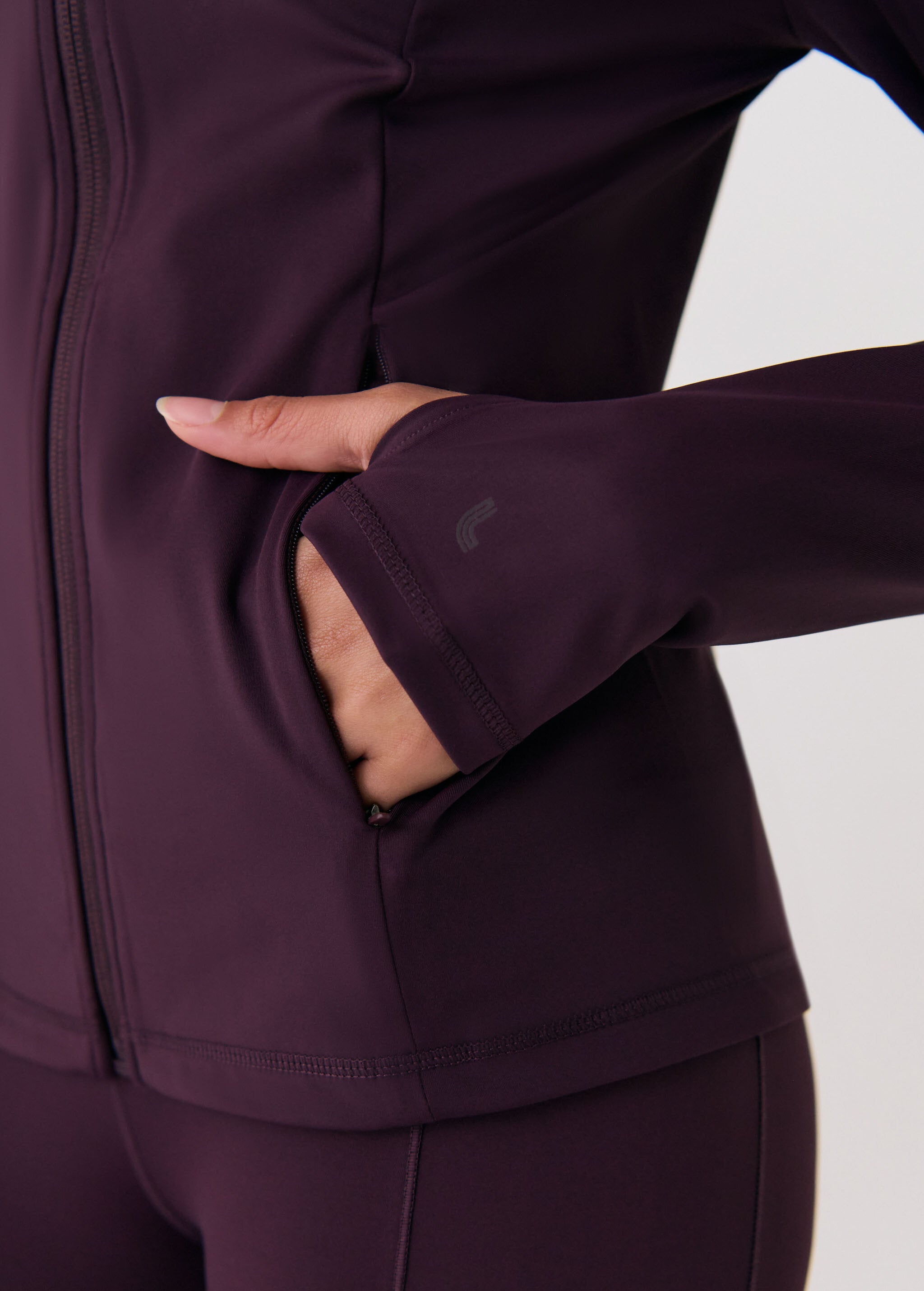 Lolë Step Up Jacket in Fig plum