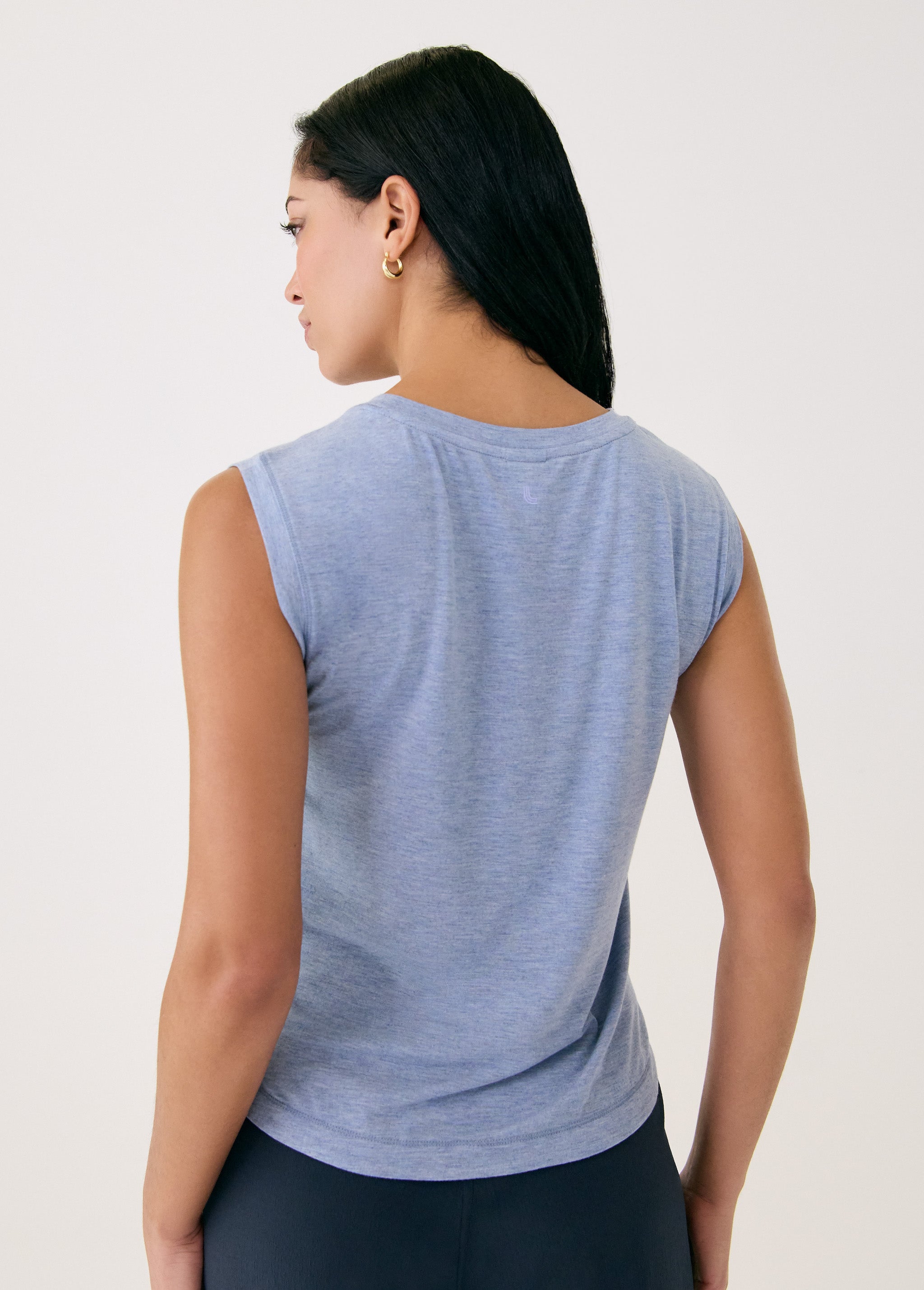 Lolë Elisia Short Sleeve in light blue