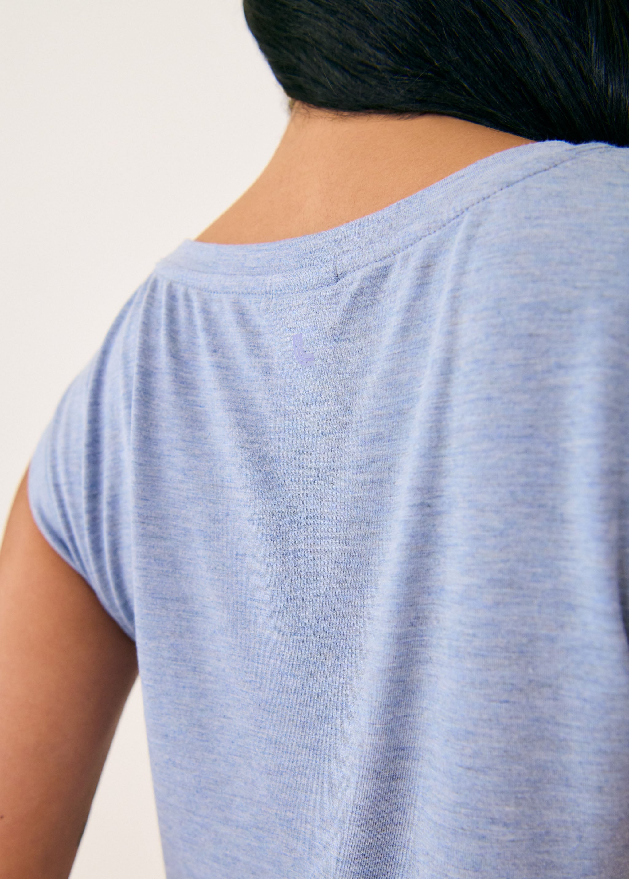 Lolë Elisia Short Sleeve in light blue