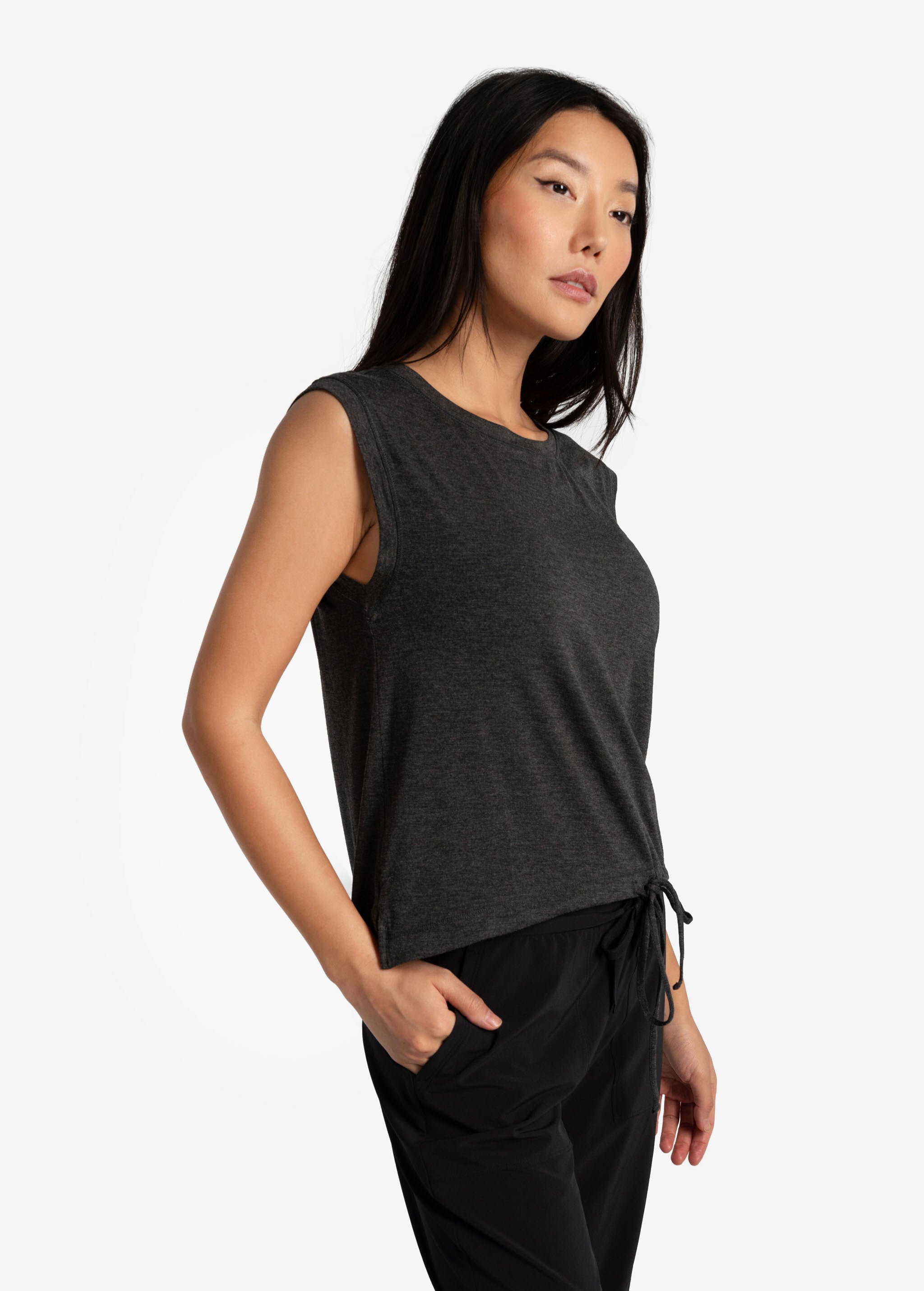 Lolë Elisia Short Sleeve in black