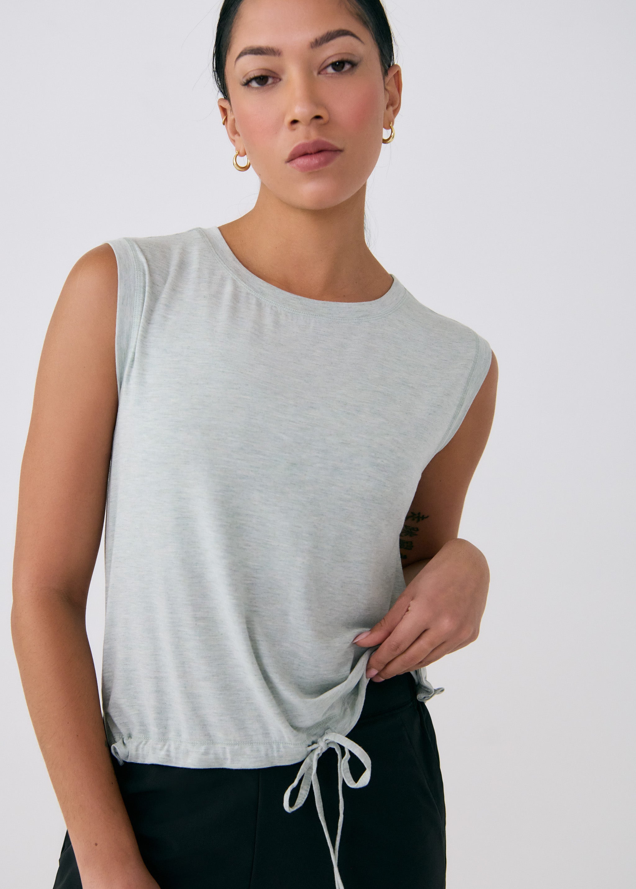 Lolë Elisia Short Sleeve in sage