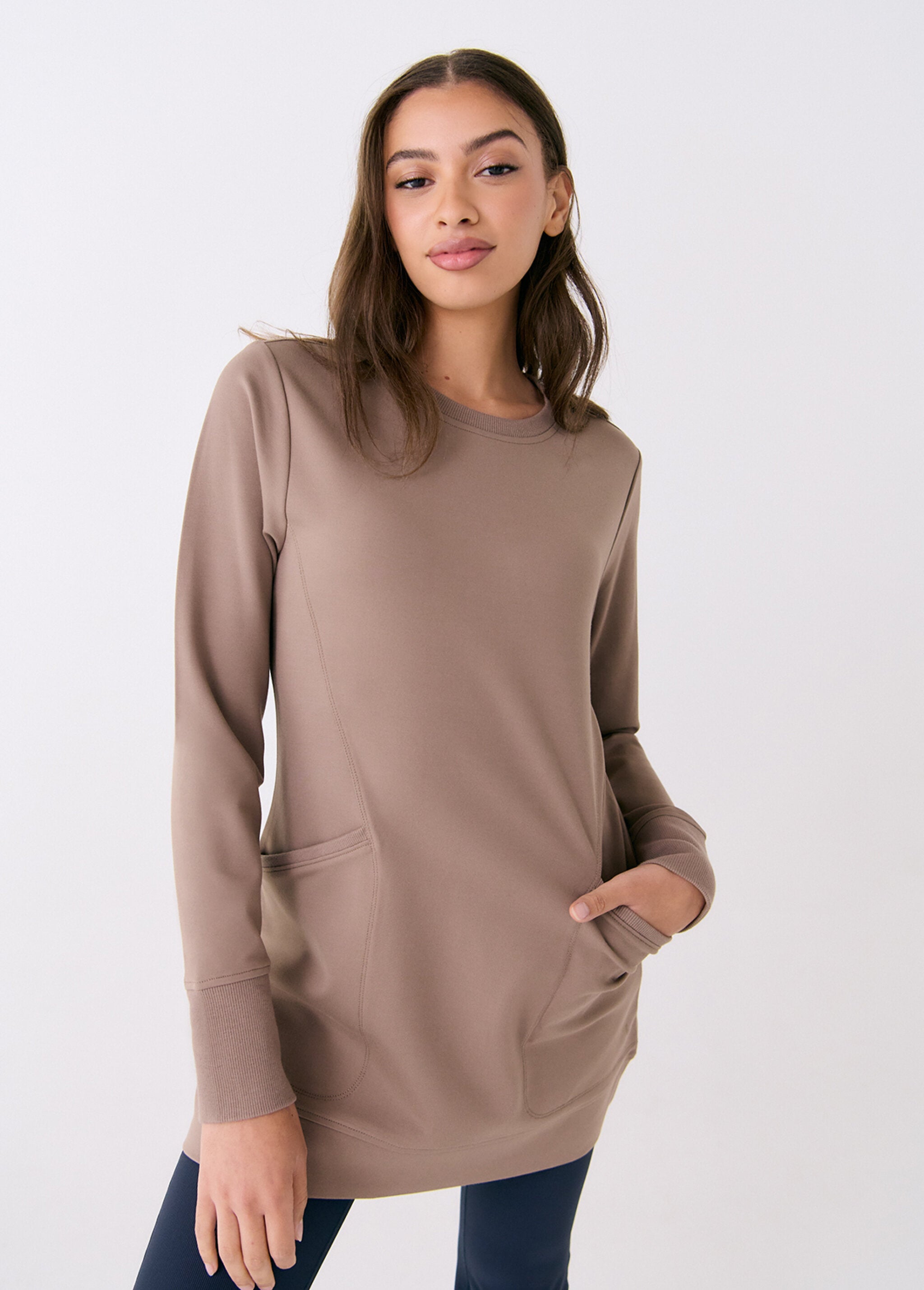 Lolë Mindset 2 Tunic in Fossil taupe