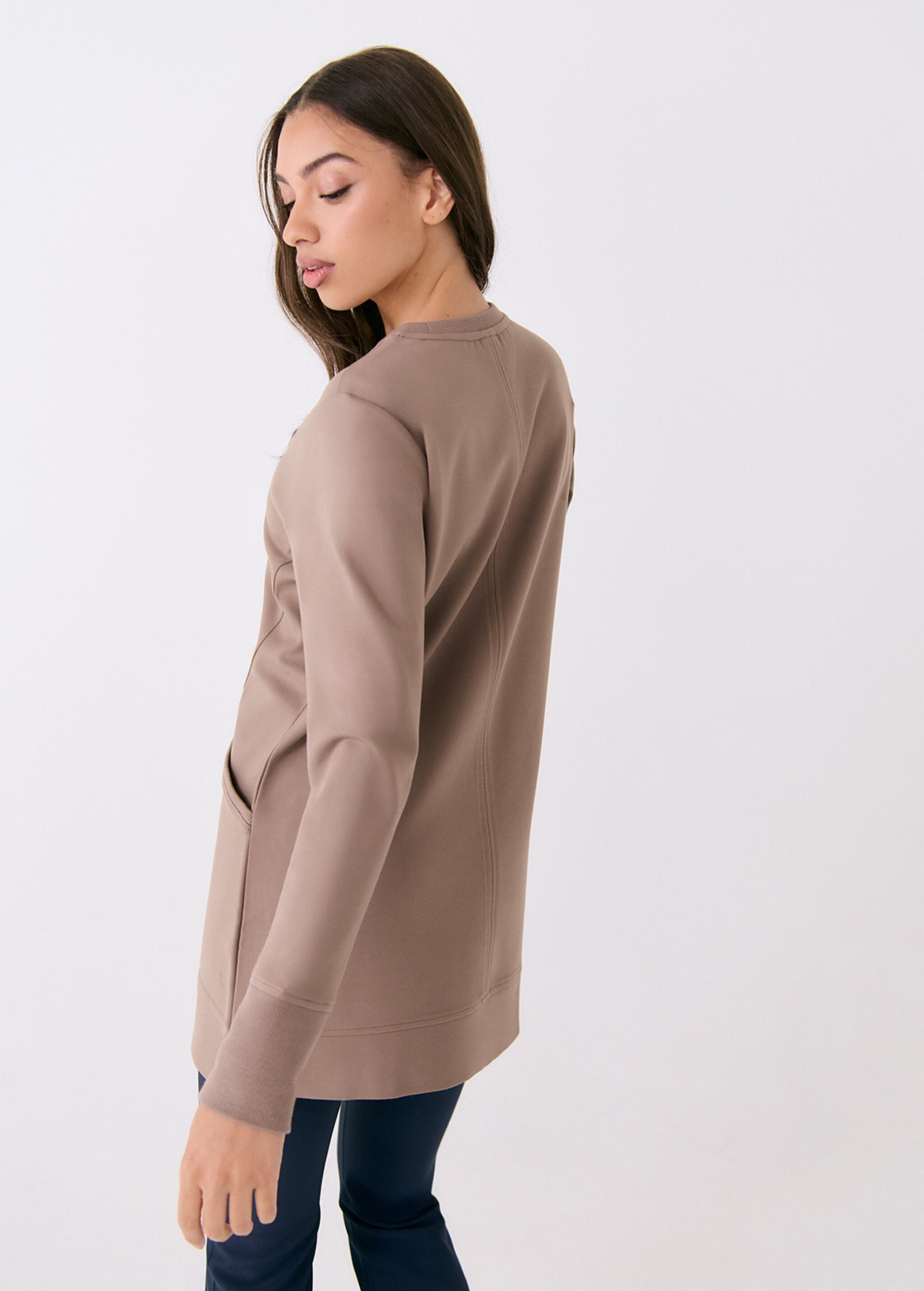 Lolë Mindset 2 Tunic in Fossil taupe