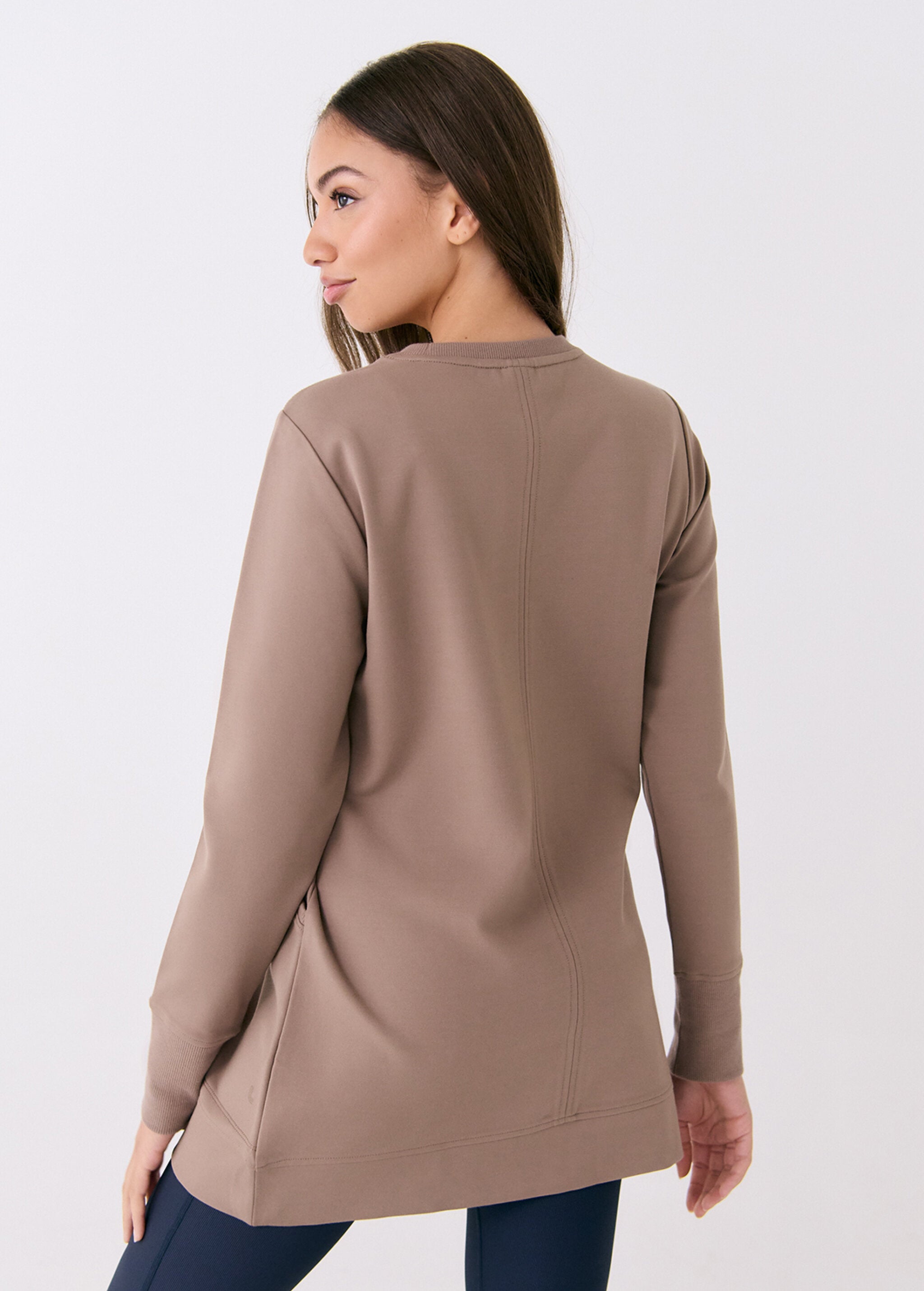 Lolë Mindset 2 Tunic in Fossil taupe