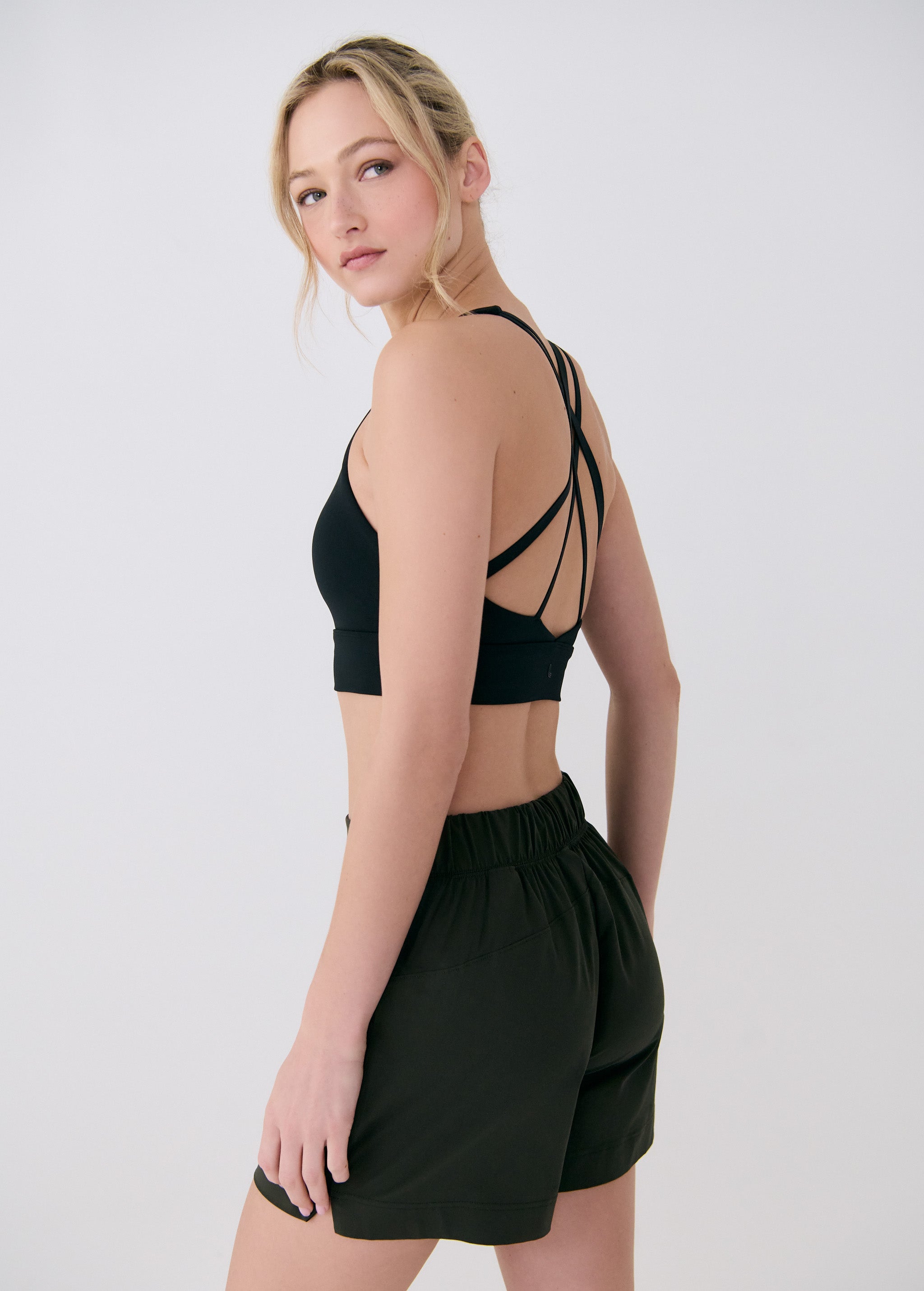Lolë Olivie Shorts in olive