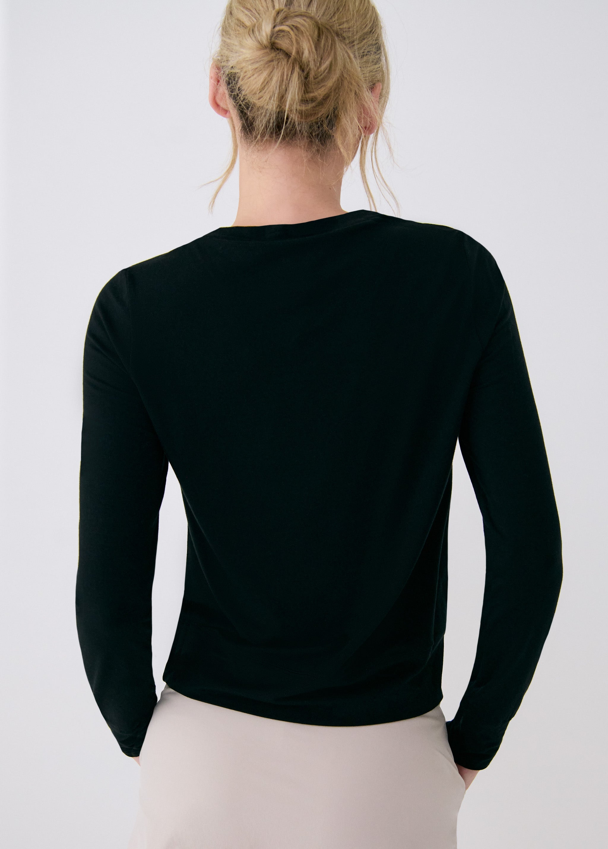 Lolë Dynamic Long Sleeves in black