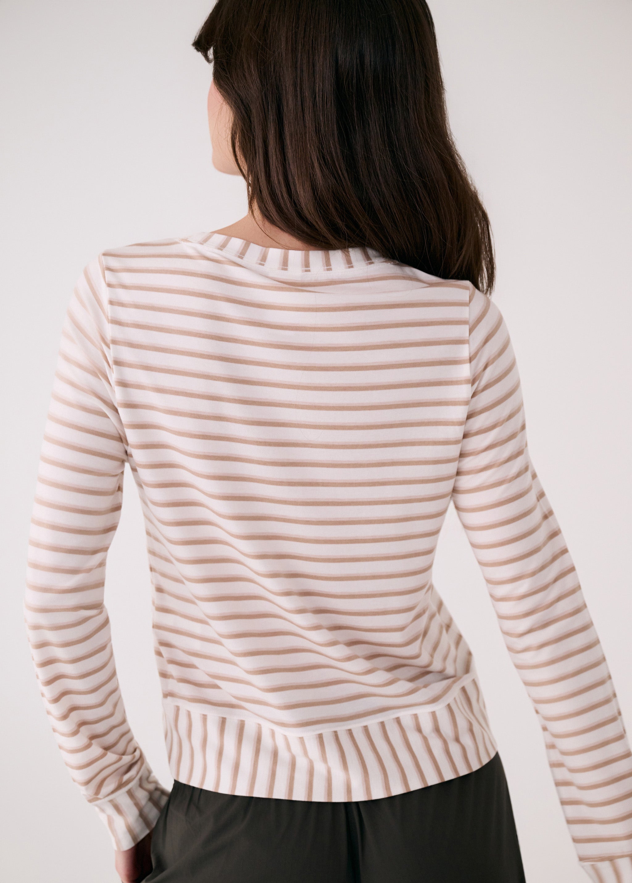 Lolë Dynamic Long Sleeves in white
