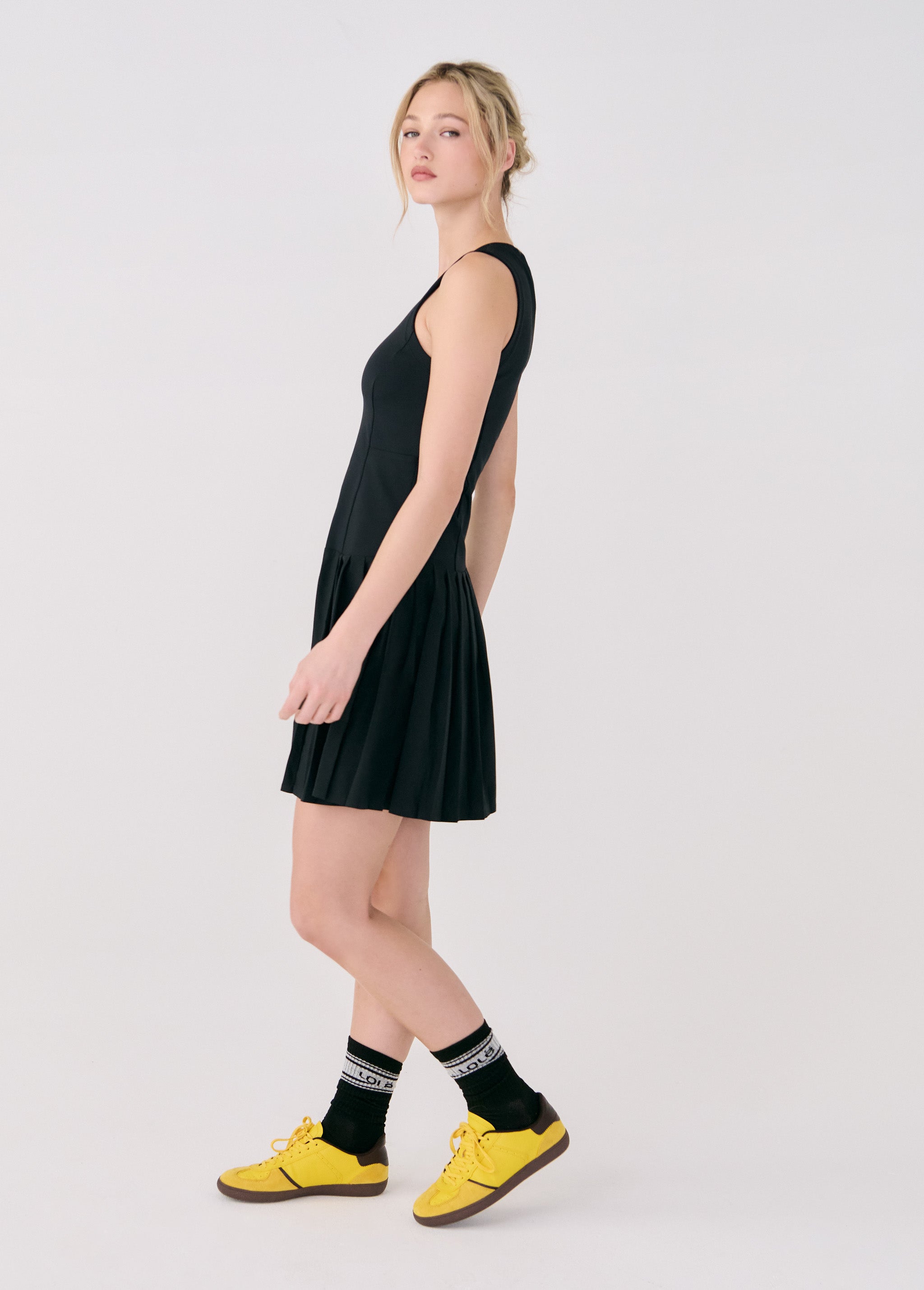 Lolë Game Sleeveless Dress in black