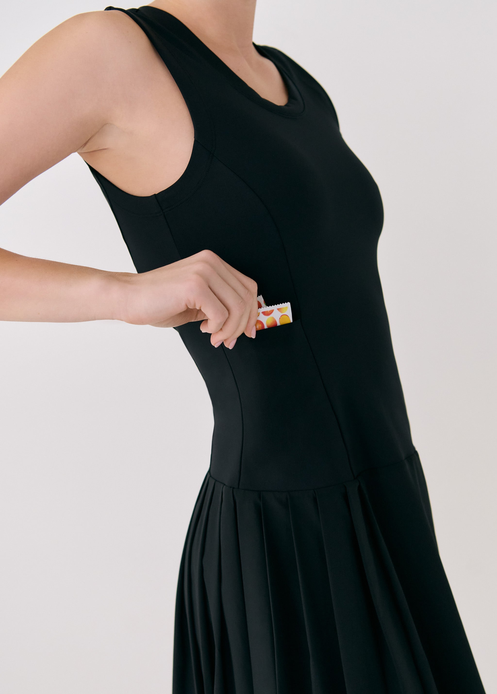 Lolë Game Sleeveless Dress in black