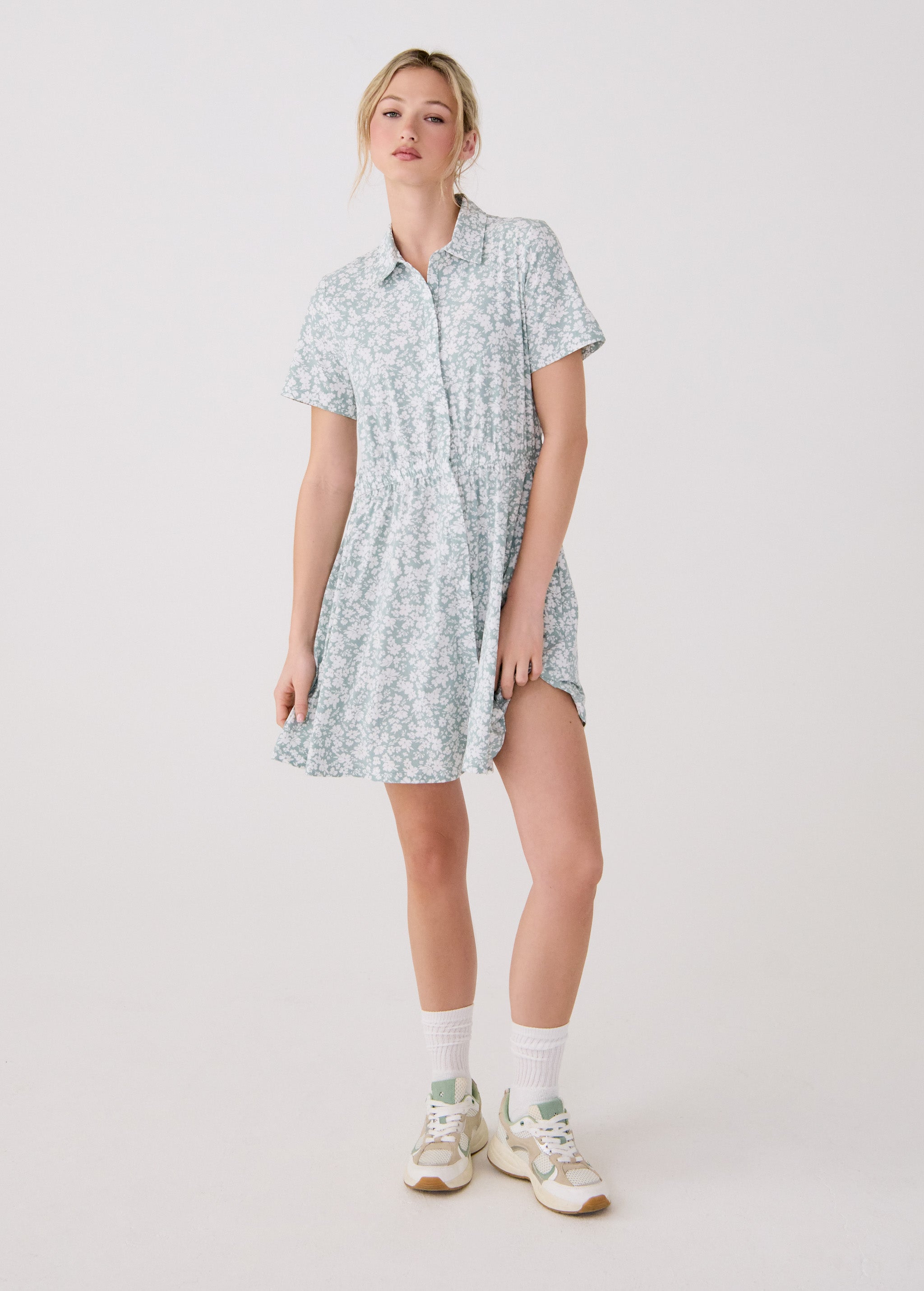 Lolë Sofia Dress Short Sleeves in sage green floral print — the Sofia Short Sleeve Dress is made for everyday wear