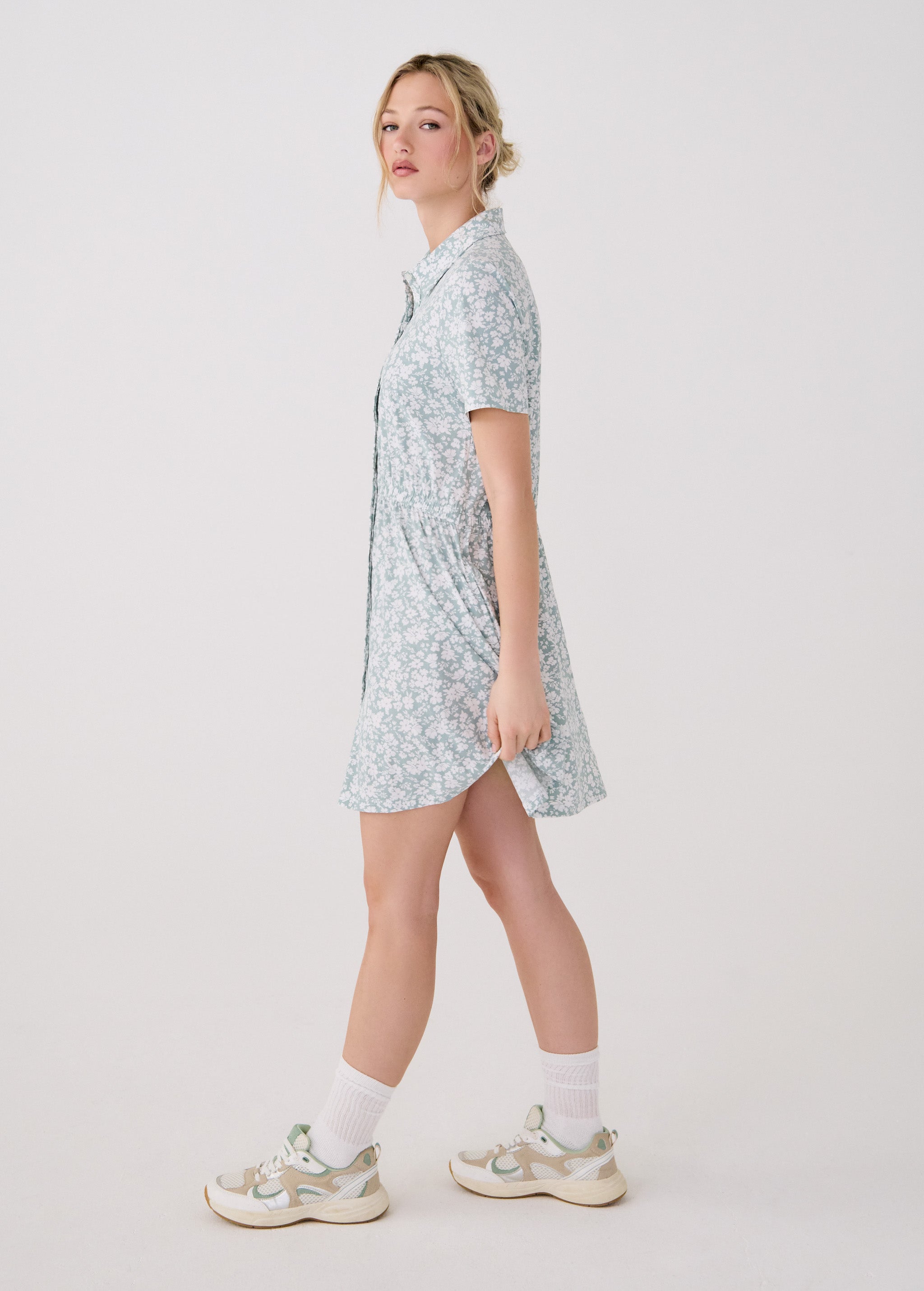 Lolë Sofia Dress Short Sleeves in sage green floral print — the Sofia Short Sleeve Dress is made for everyday wear