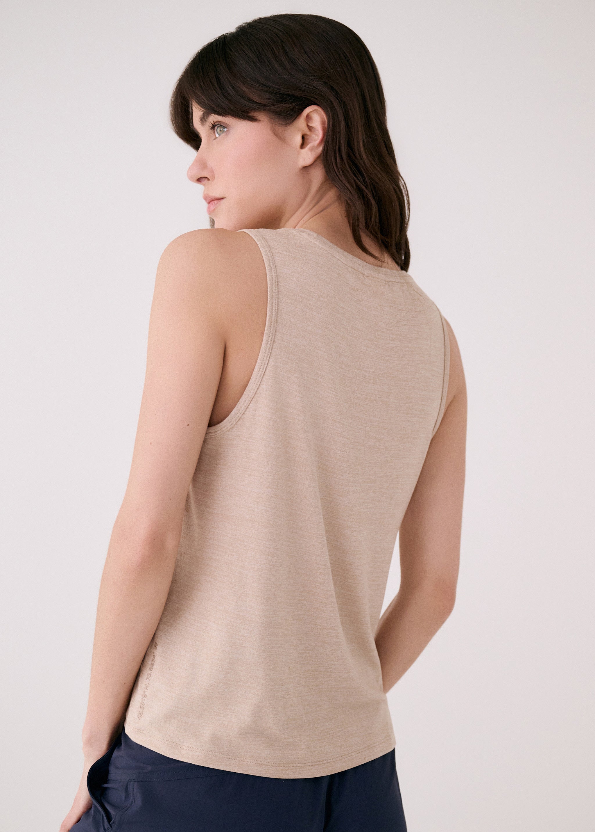 Lolë Vital Tank in beige