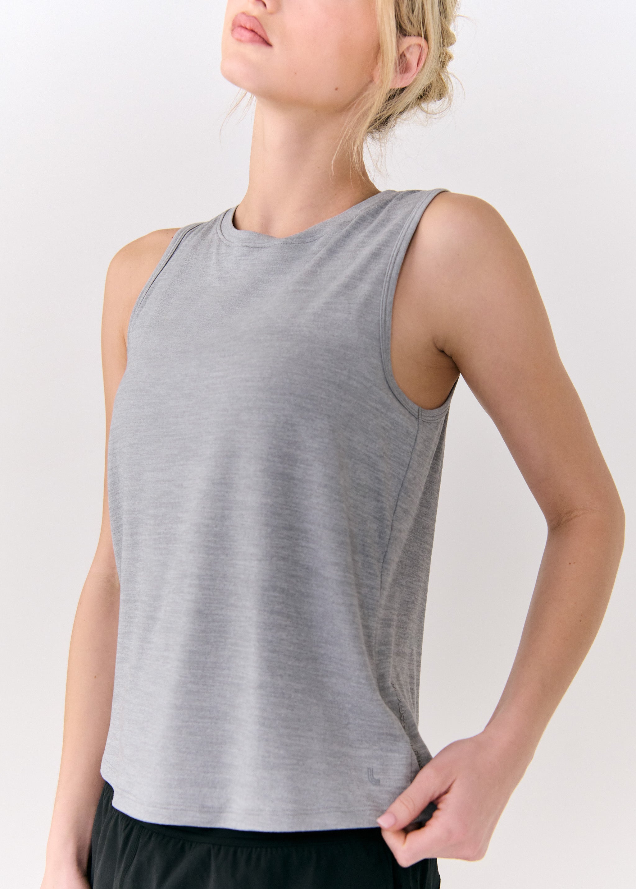 Lolë Vital Tank in grey