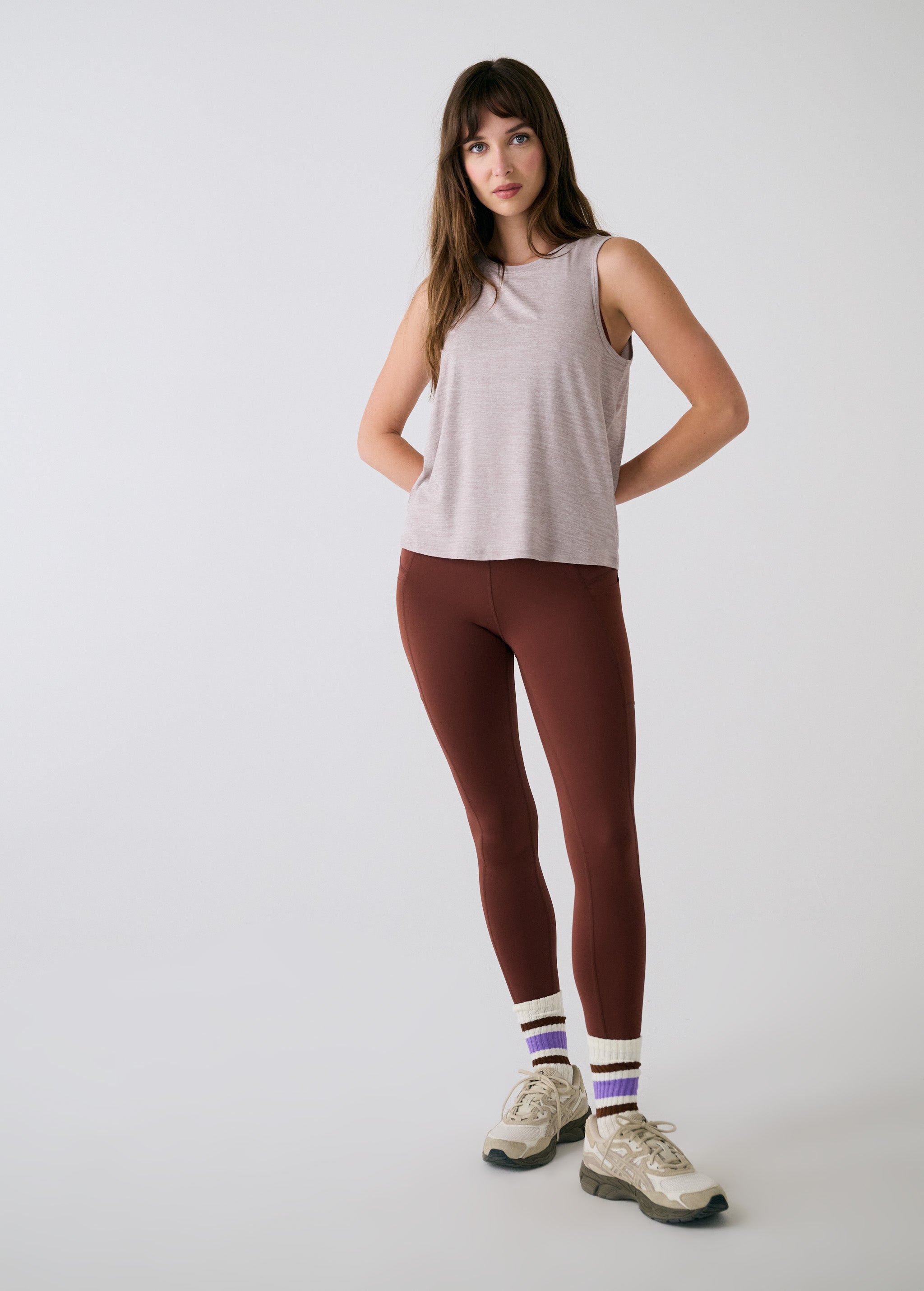 Lolë Vital Tank in light grey