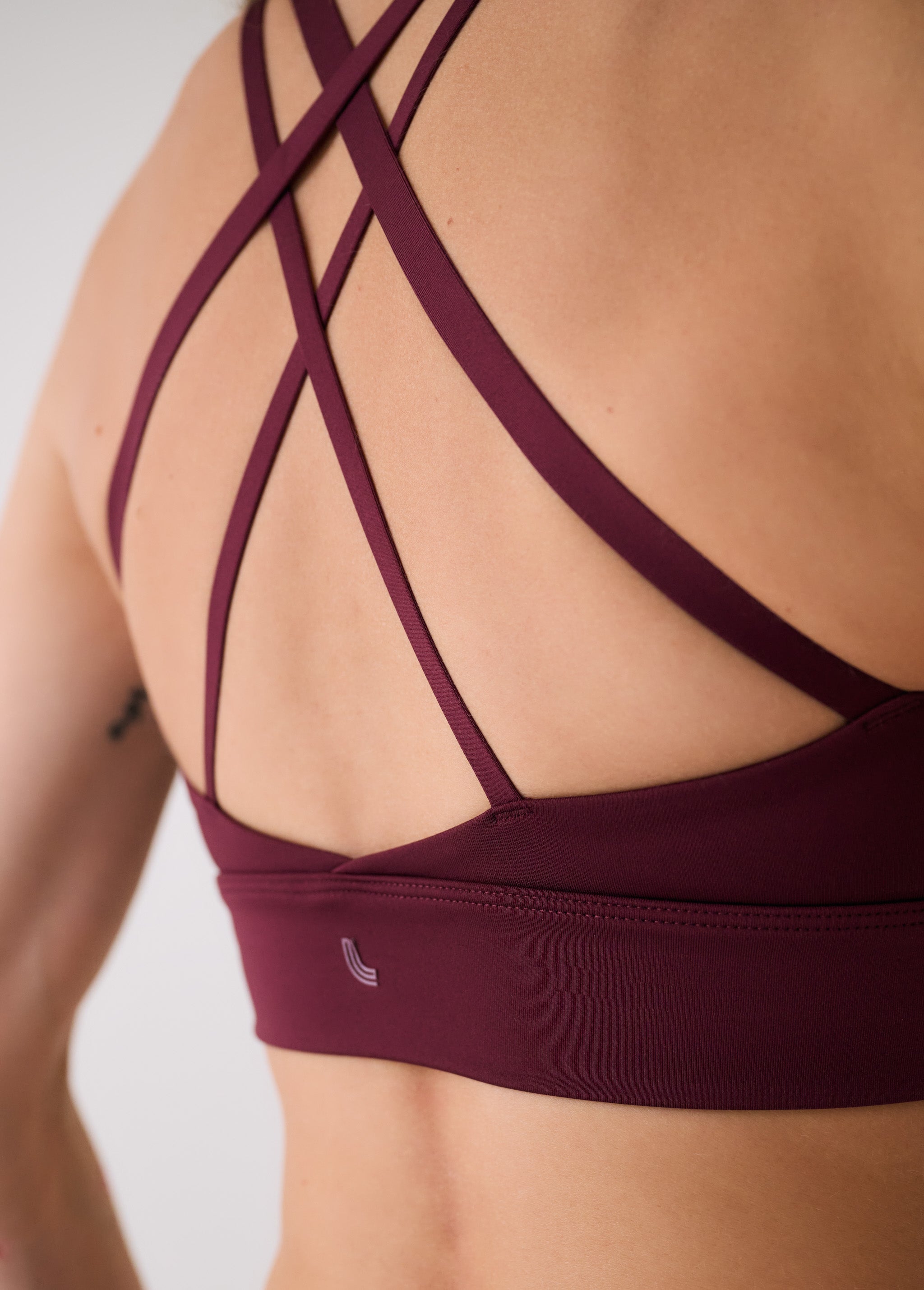 Lolë Action Bra in burgundy