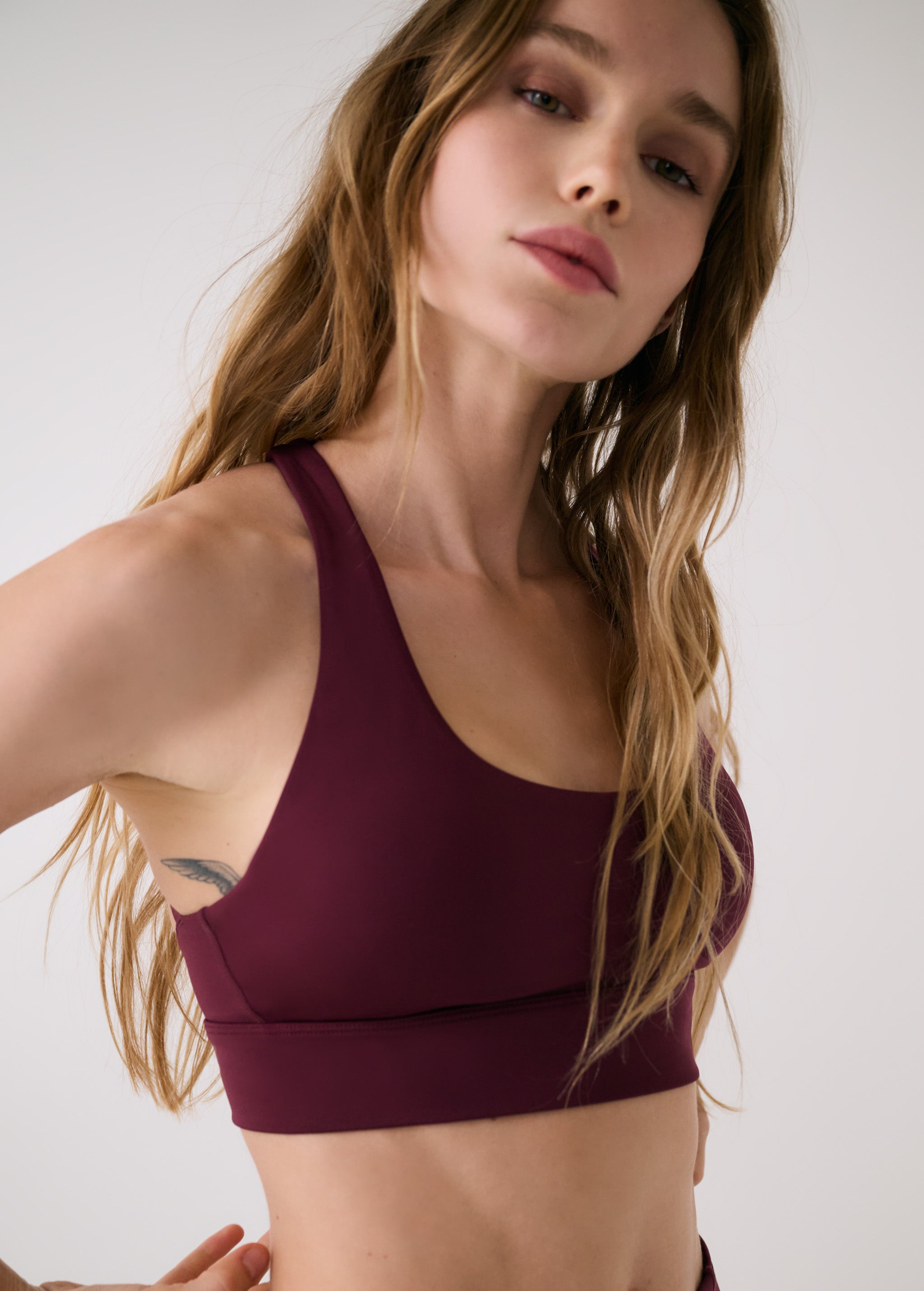 Lolë Action Bra in burgundy