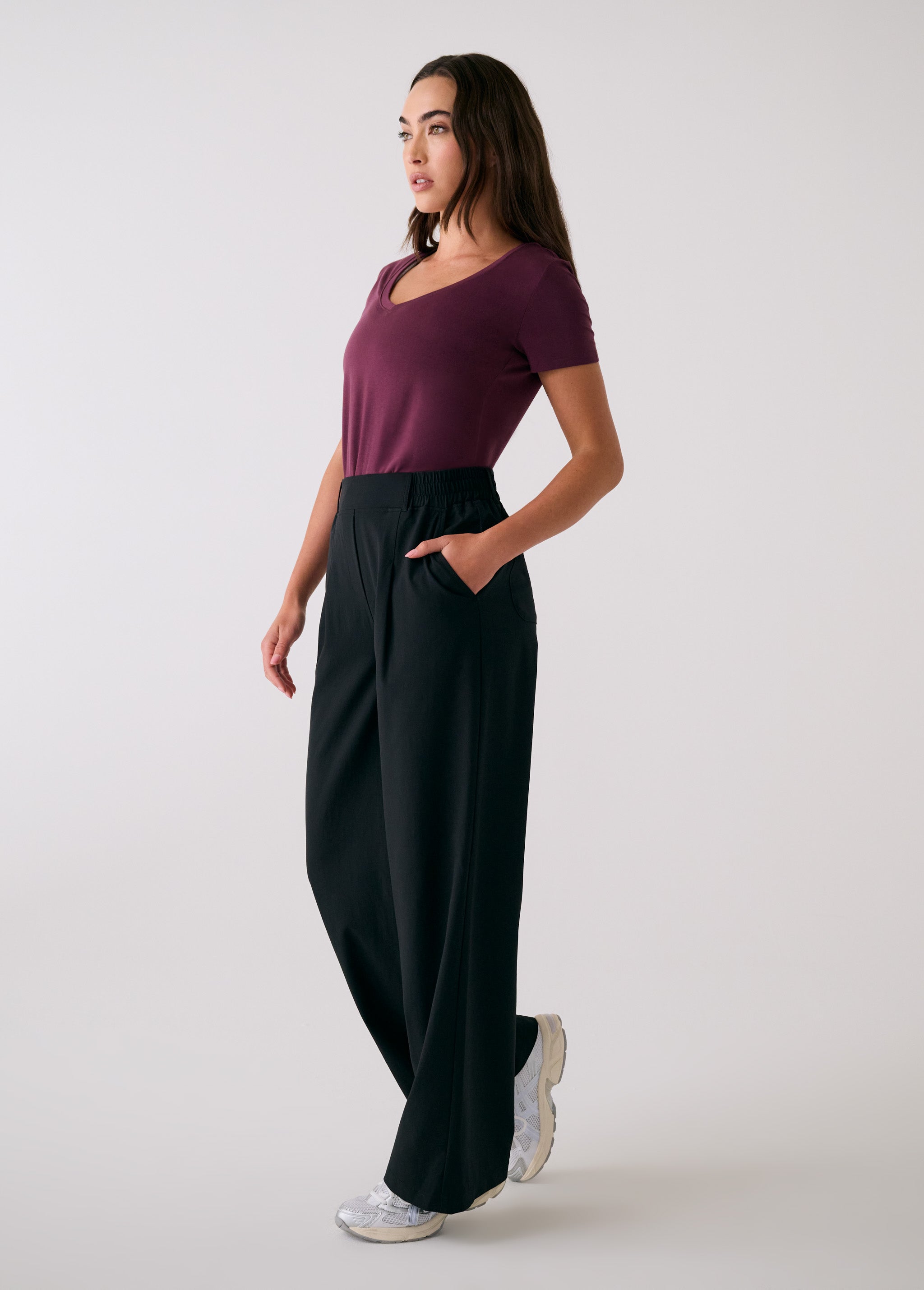 Lolë Connect Wide Leg Pants in black