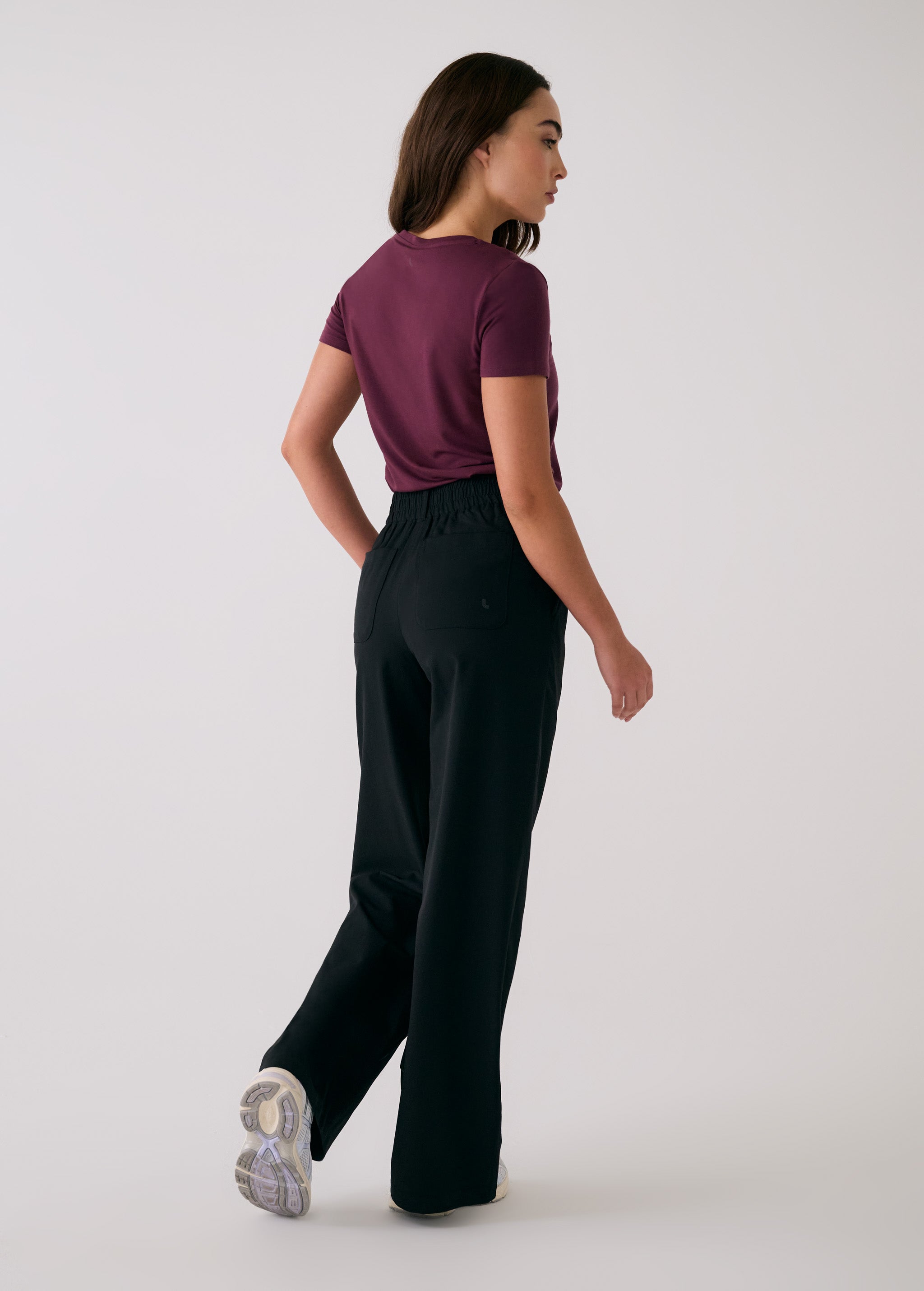 Lolë Connect Wide Leg Pants in black