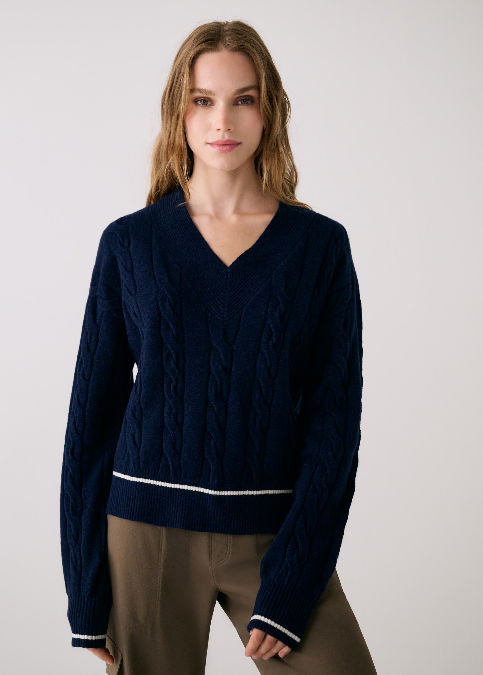 Lolë Camila V-Neck in navy