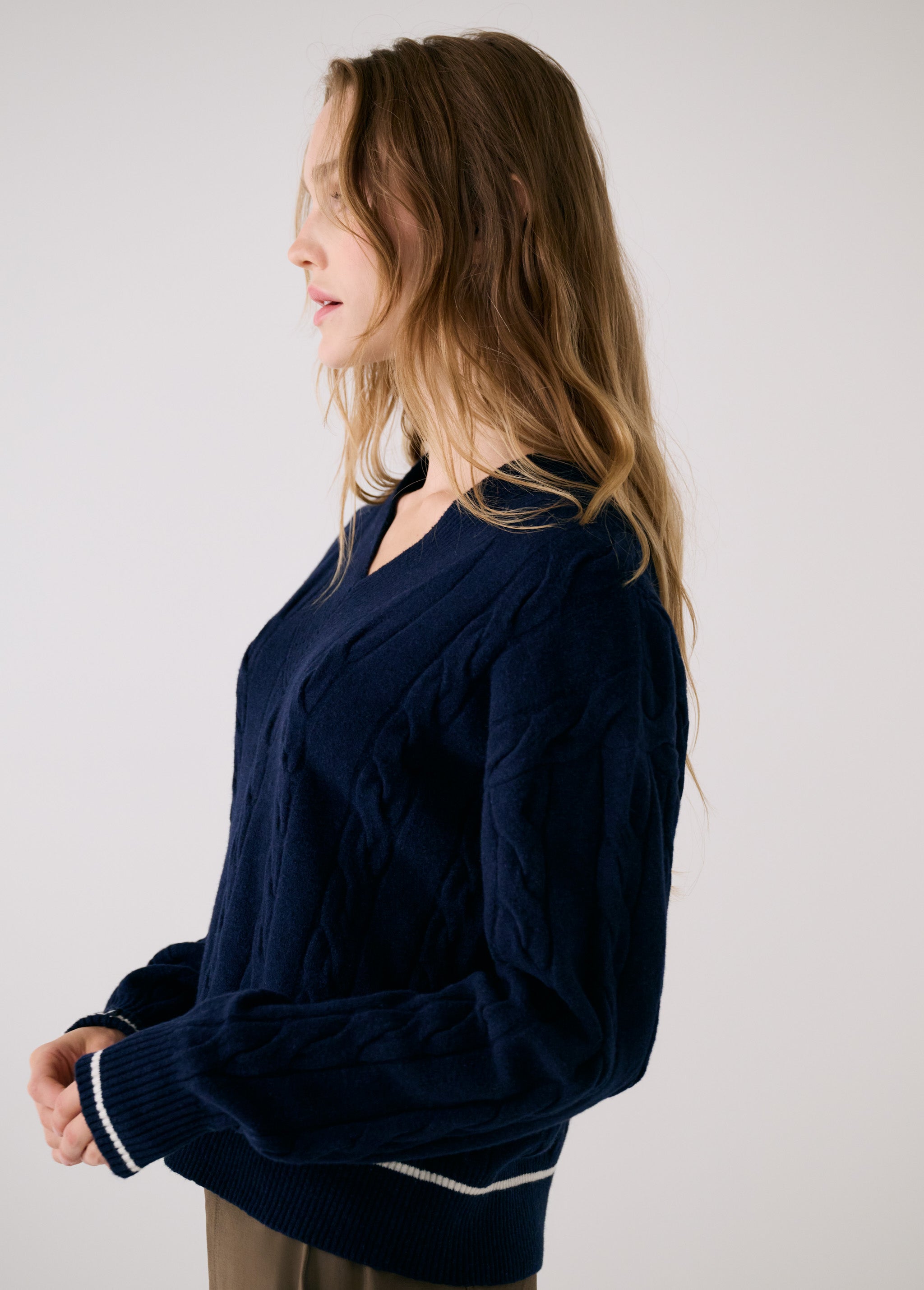 Lolë Camila V-Neck in navy