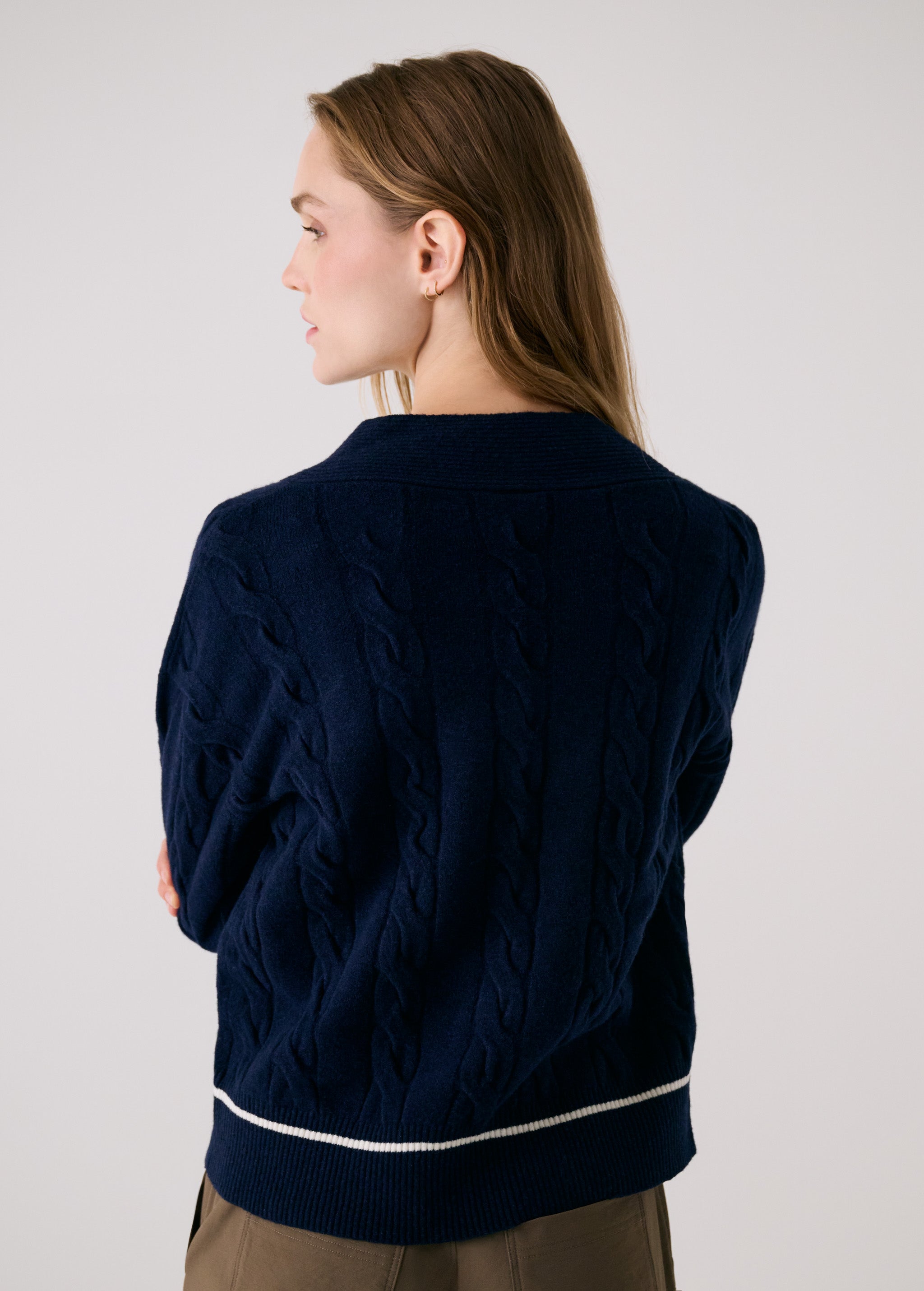 Lolë Camila V-Neck in navy