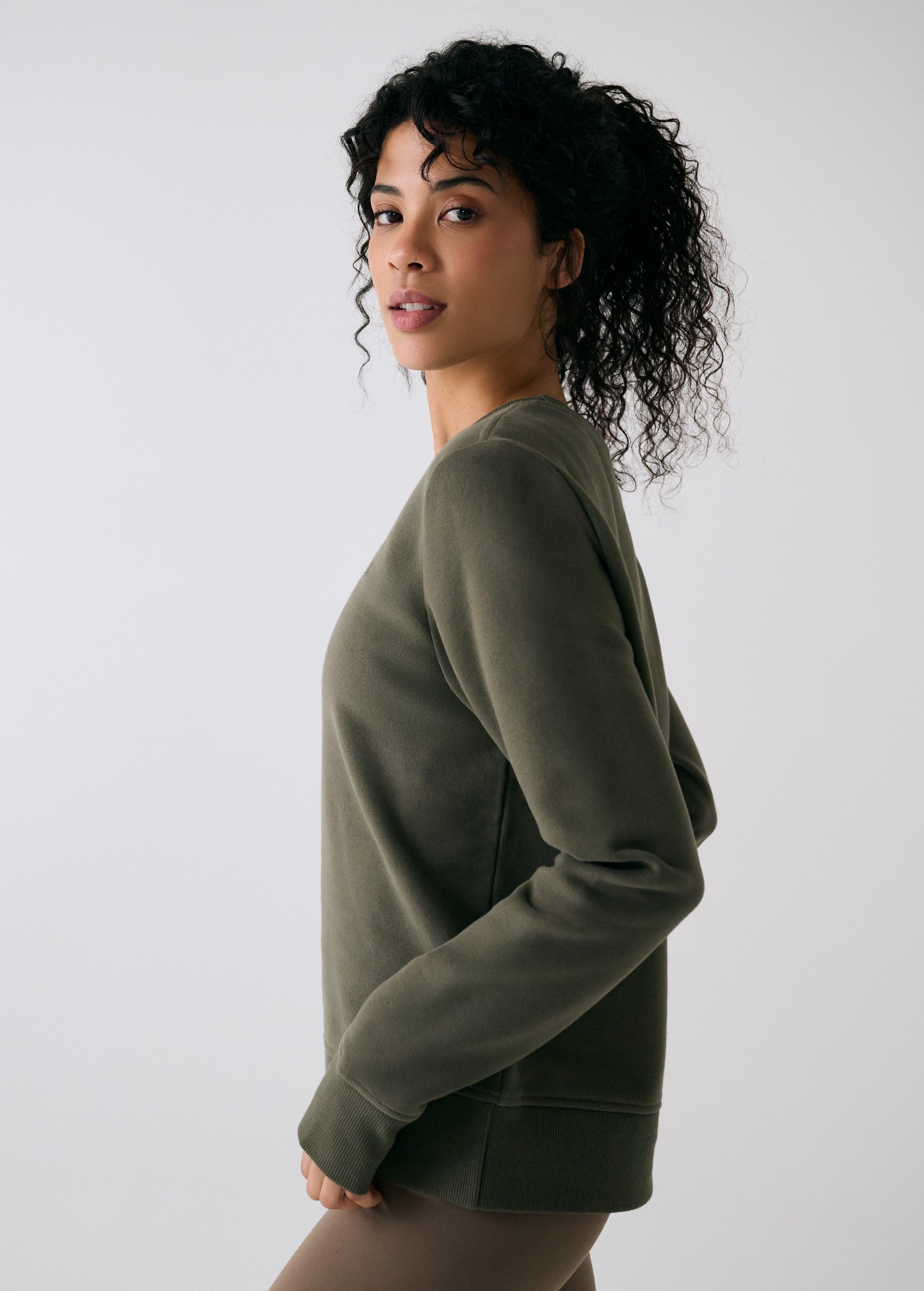 Lolë Icone Crew Neck Pullover in Moss olive green