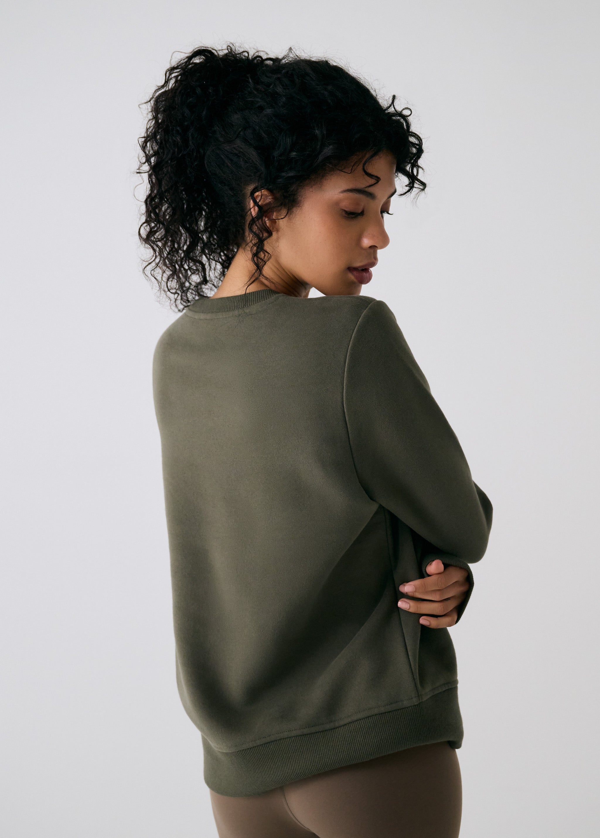 Lolë Icone Crew Neck Pullover in Moss olive green