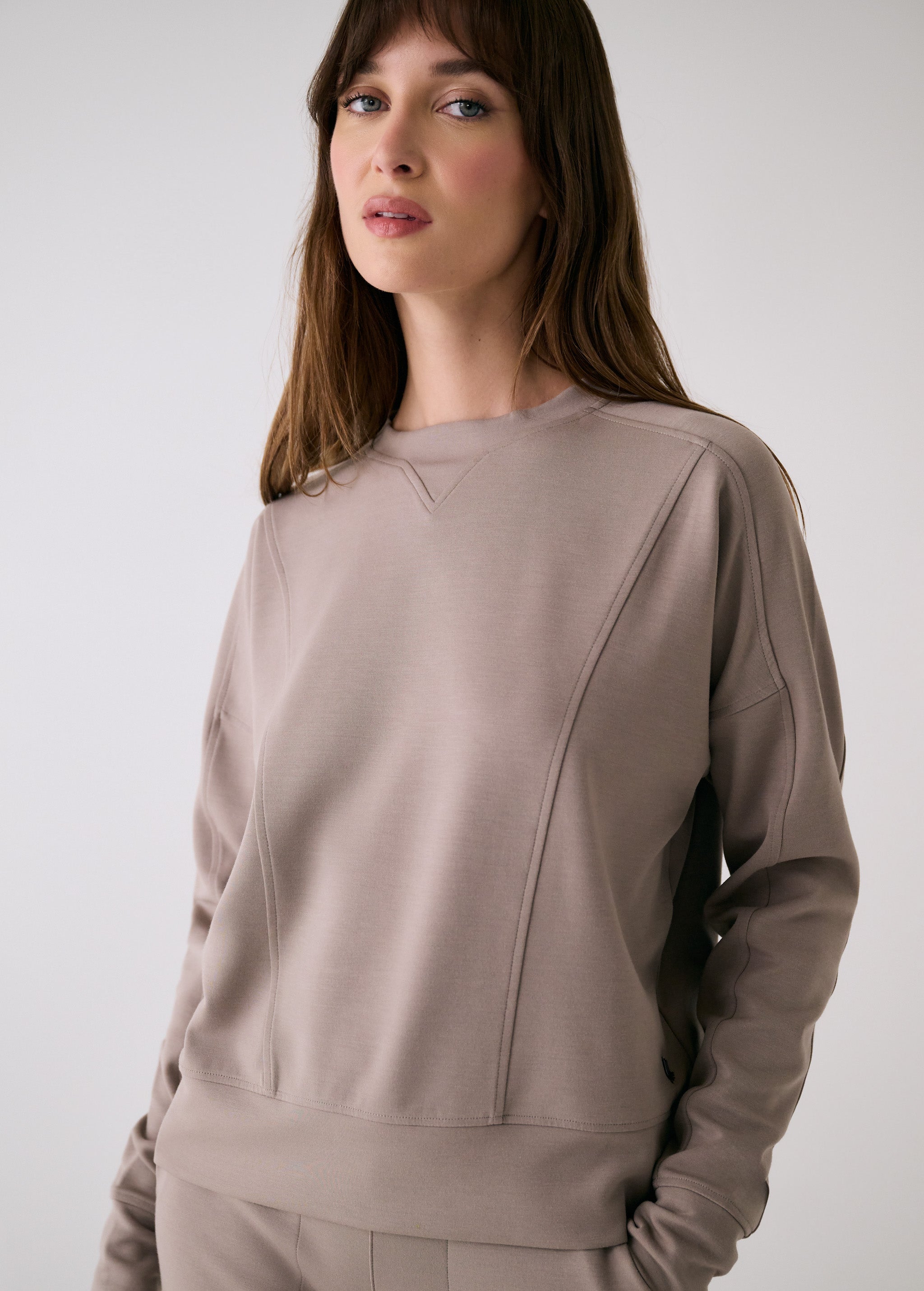 Lolë Flow Long Sleeve Top in Pebble taupe