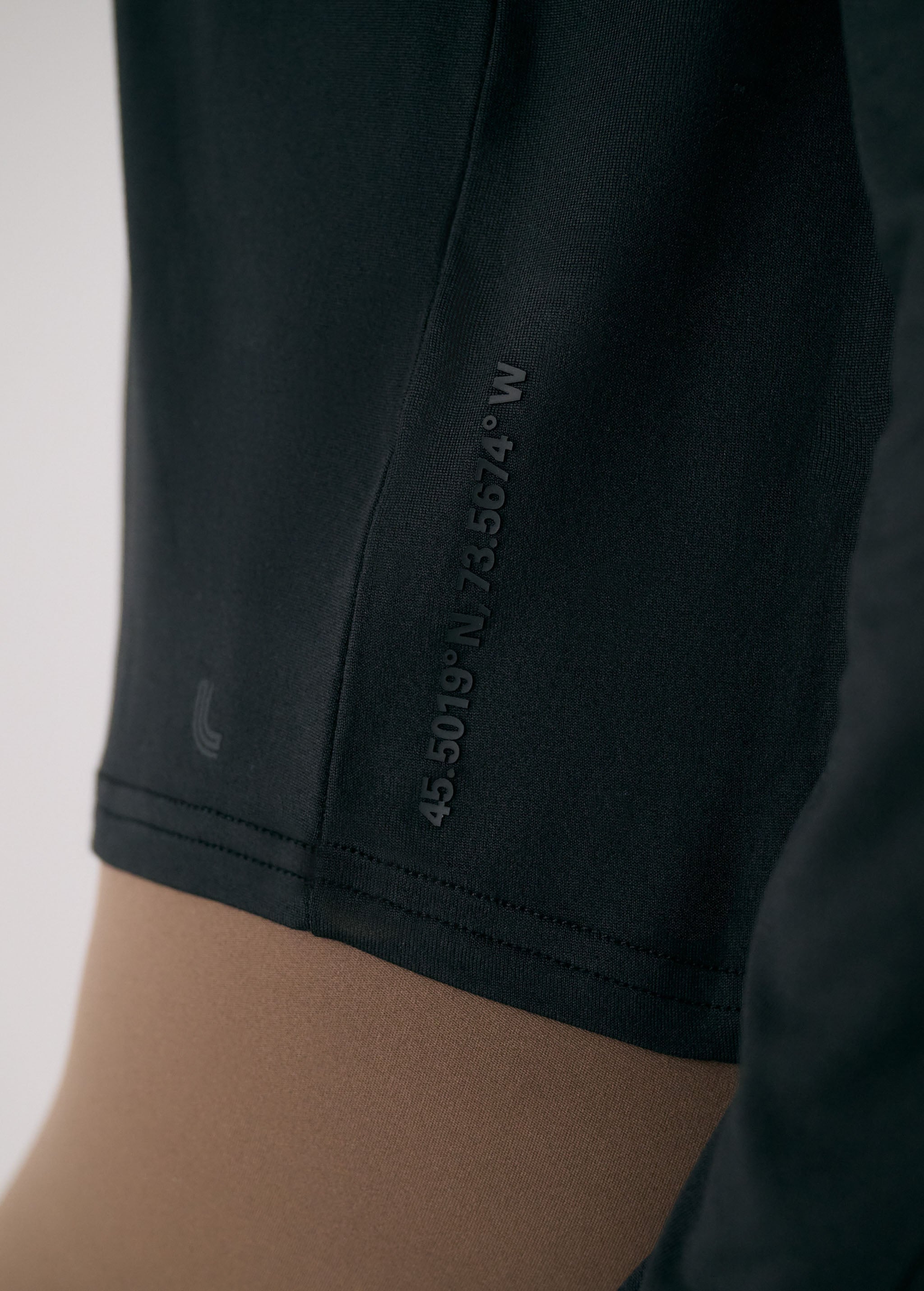 Lolë Vital Long Sleeves in black