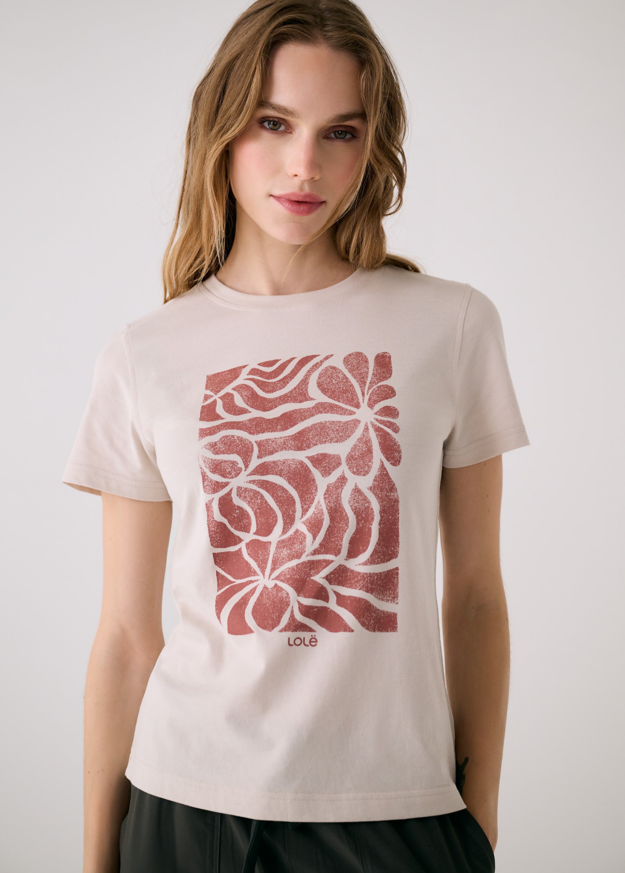 Lolë Laurier Logo T-shirt in Abalone pale greige